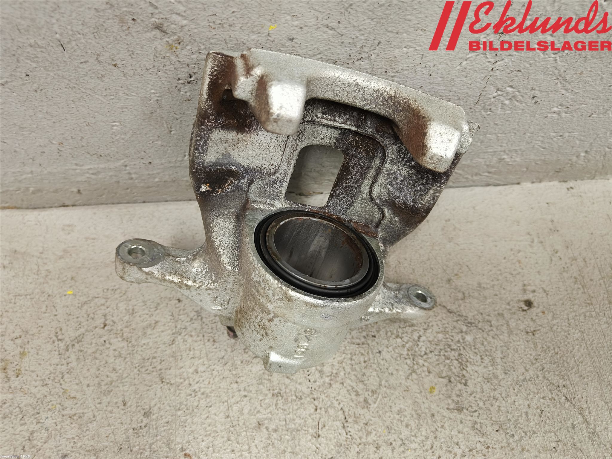 Toyota YARIS CROSS XP21 21- Bromsok Fram Höger