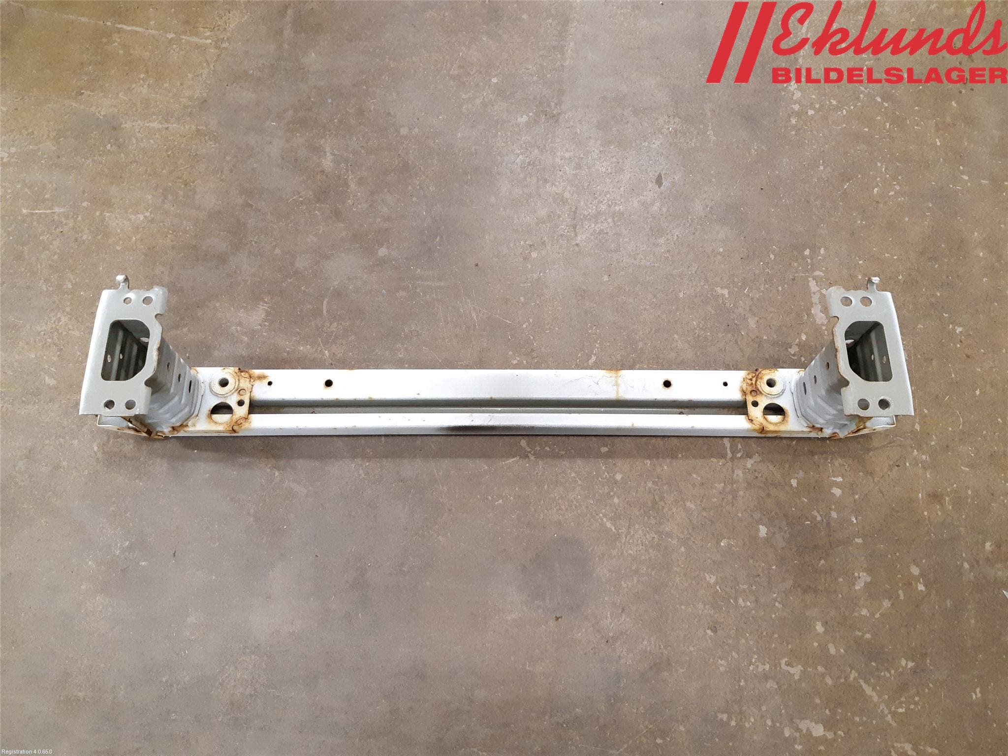 Toyota AVENSIS 09-15 Stötfångarbalk Fram