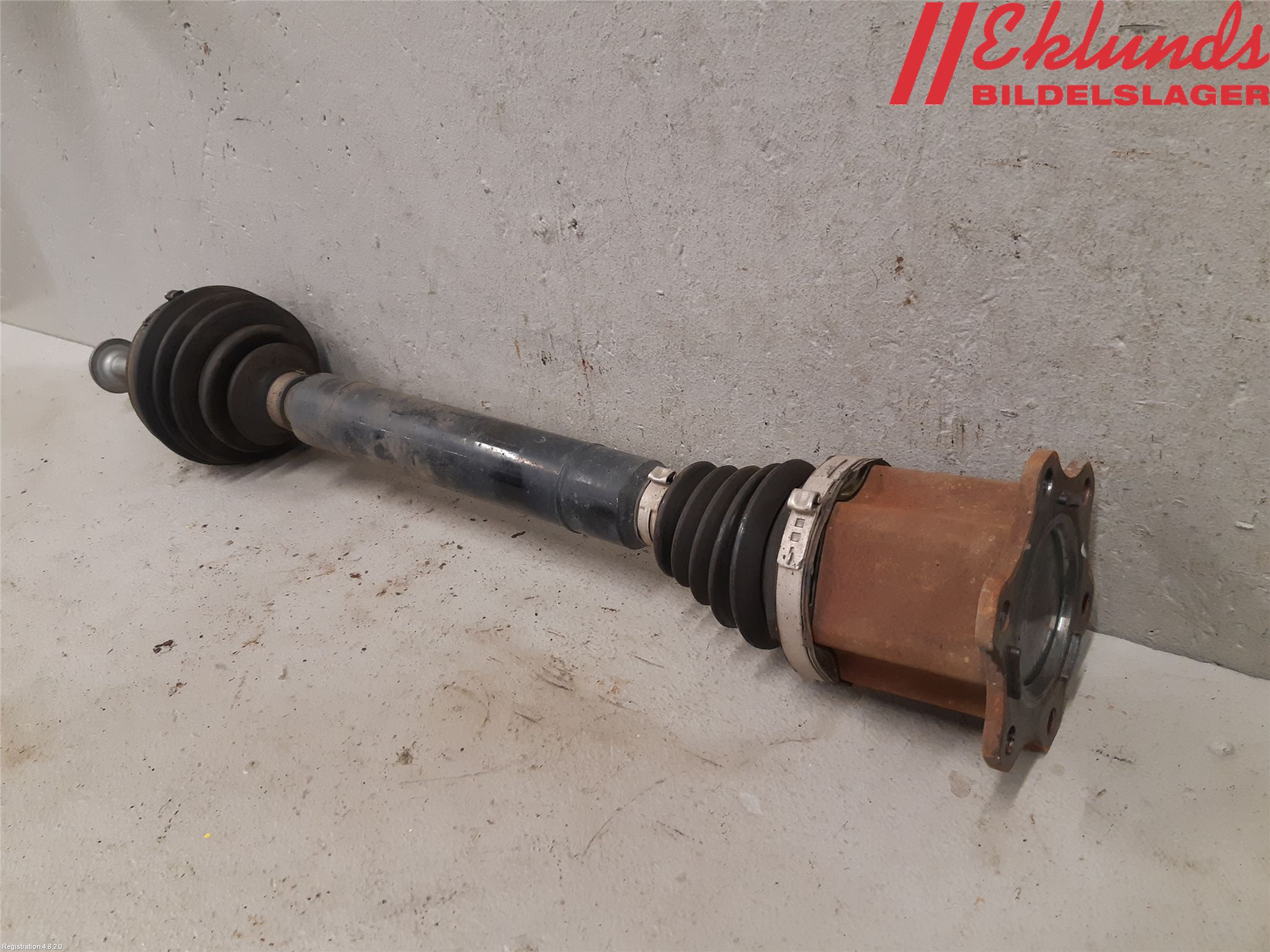 Volkswagen VW PASSAT 15-19 Drivaxel Fram Höger