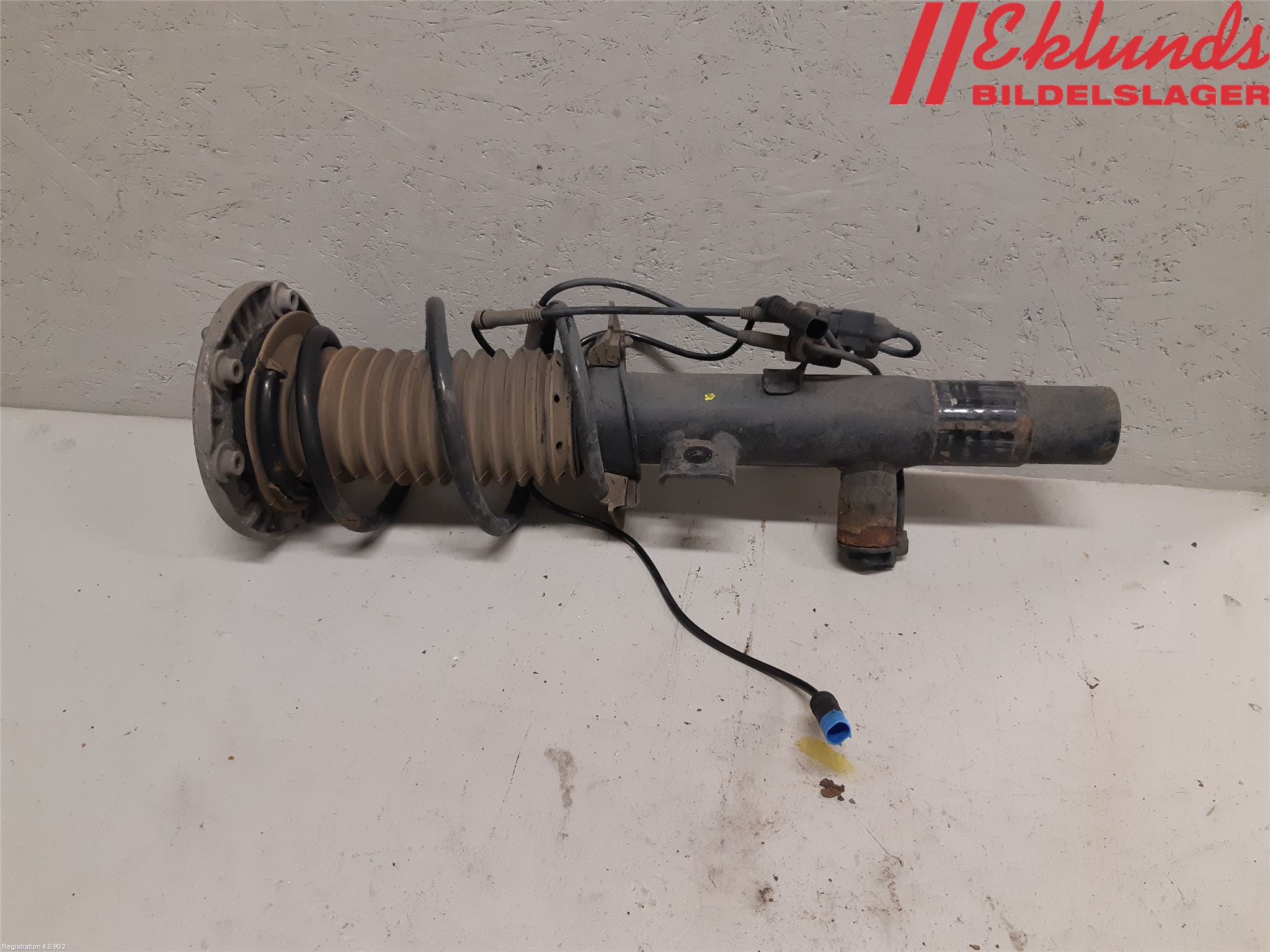 BMW 3 F30/F31/F80 12-19 Fjäderben Fram Vänster