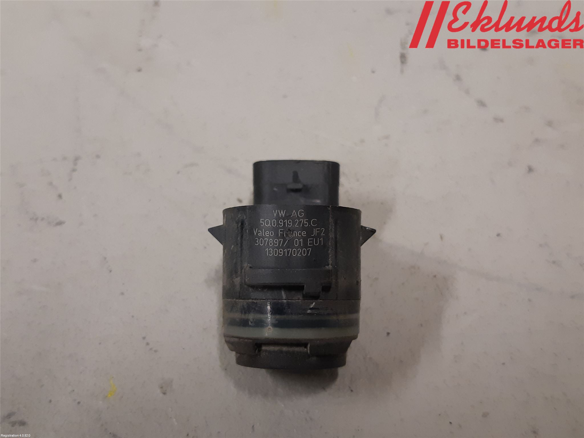 Volkswagen VW TOURAN 16- Parkeringshjälp Frontsensor