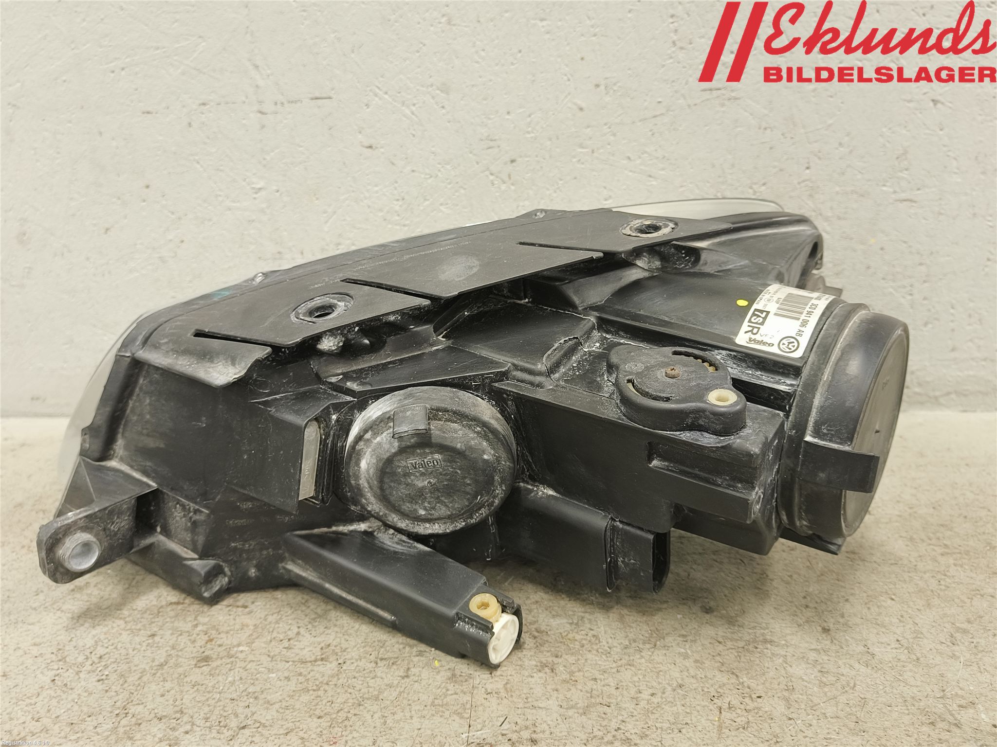 Volkswagen VW PASSAT 05-11 Strålkastare Höger