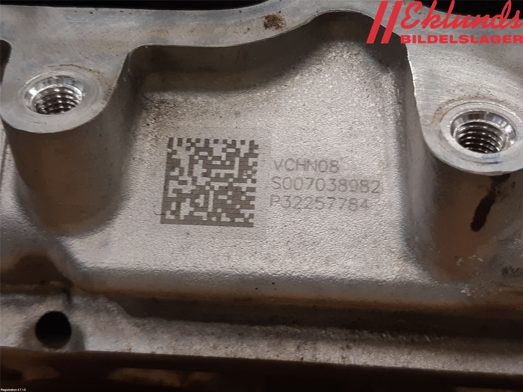 Volvo XC40/RECHARGE 18- Topplock Bensin