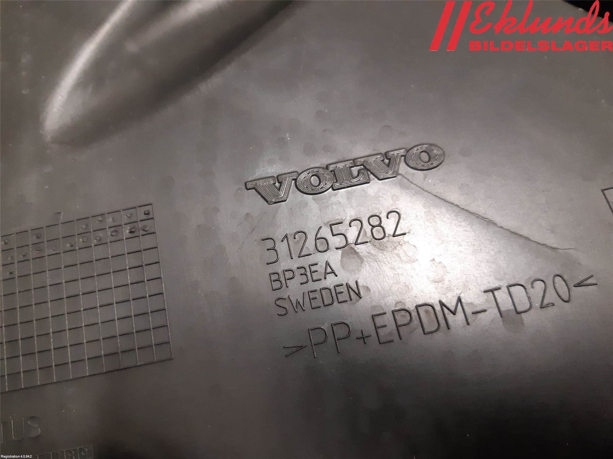 Volvo V60 11-13 Stötfångarfäste Bak Hö