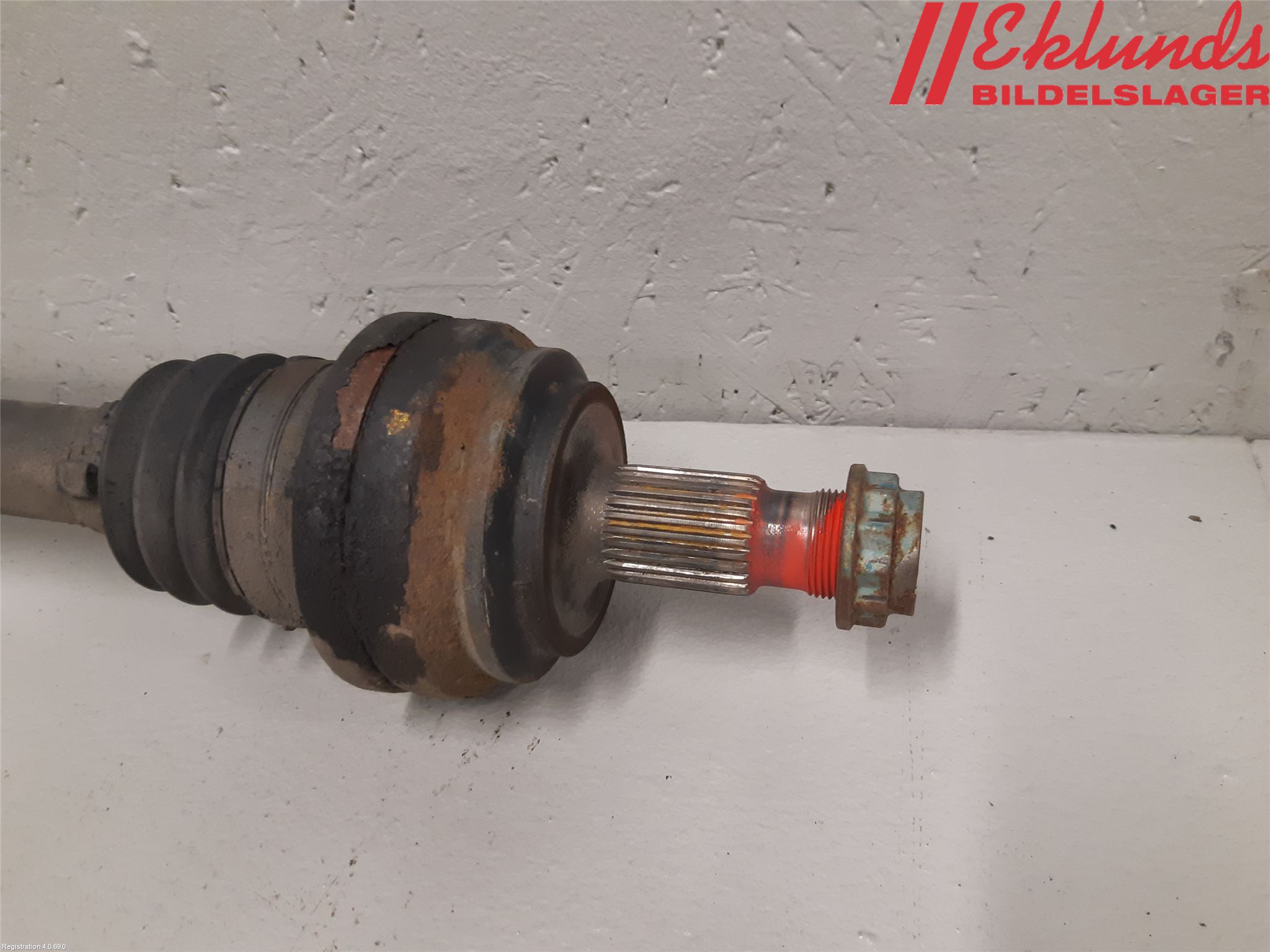 Mercedes-Benz MB C-KLASS (W205) 14-21 Drivaxel Bak Vänster