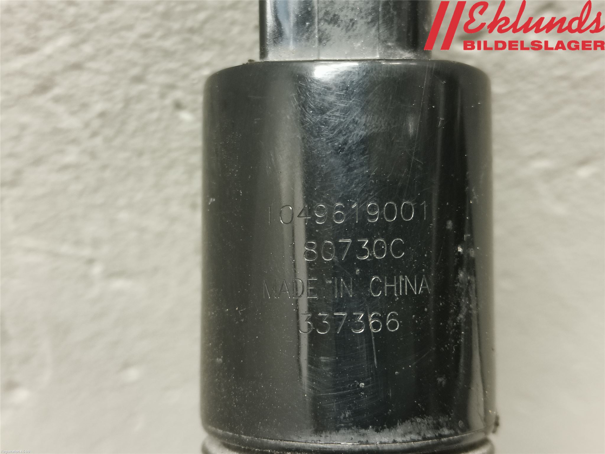 Volvo V90 17->> Spolarpump Vindruta