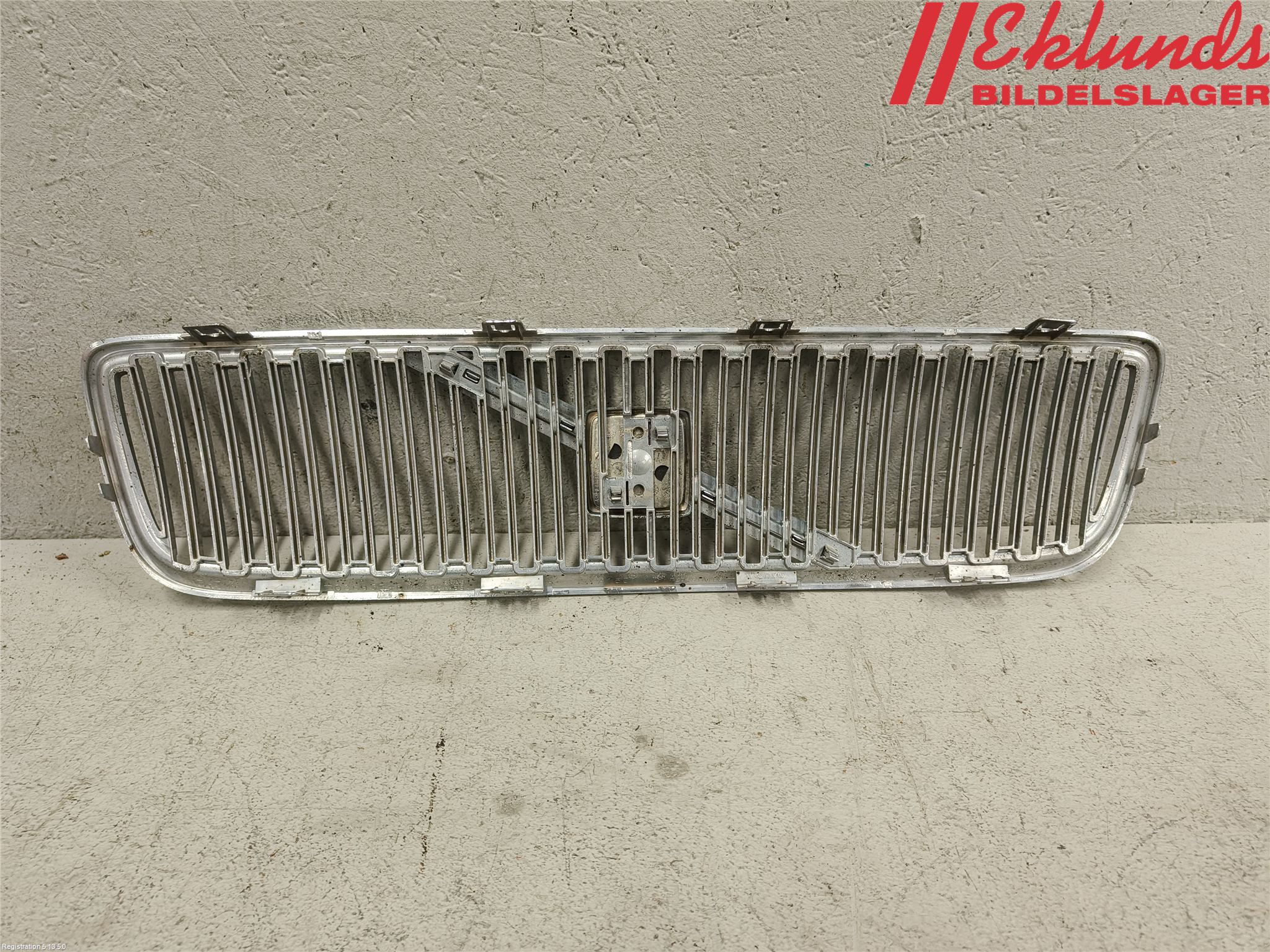 Volvo V70 05-08 Grill Komp