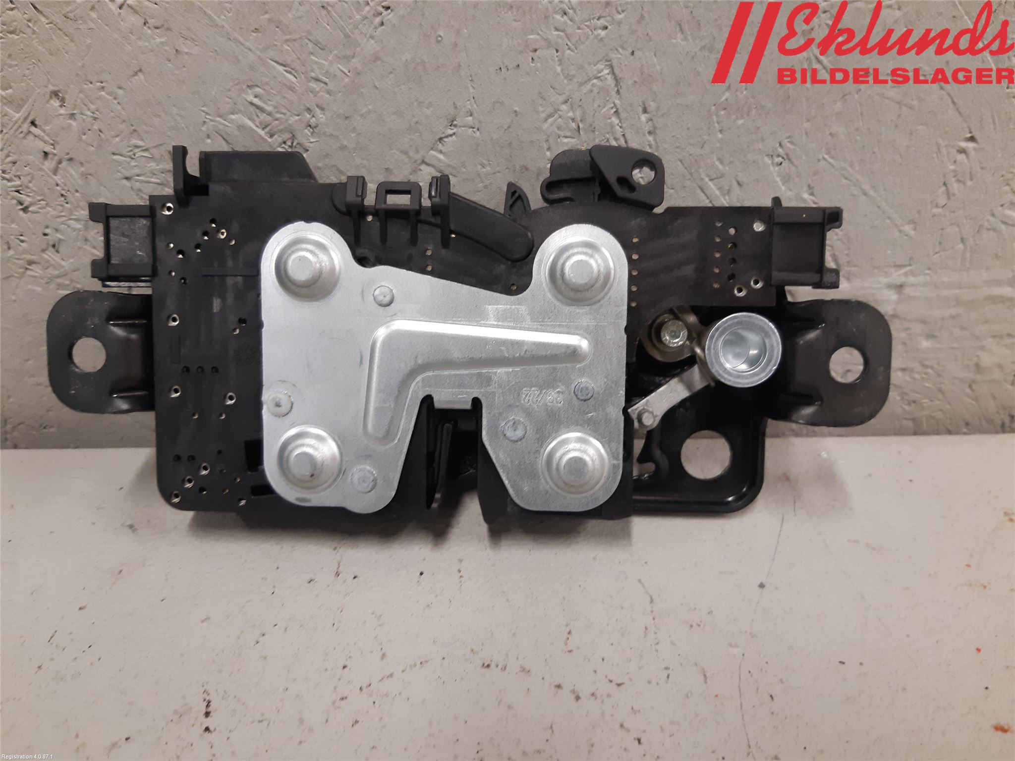 BMW iX I20 22- Låskista Baklucka