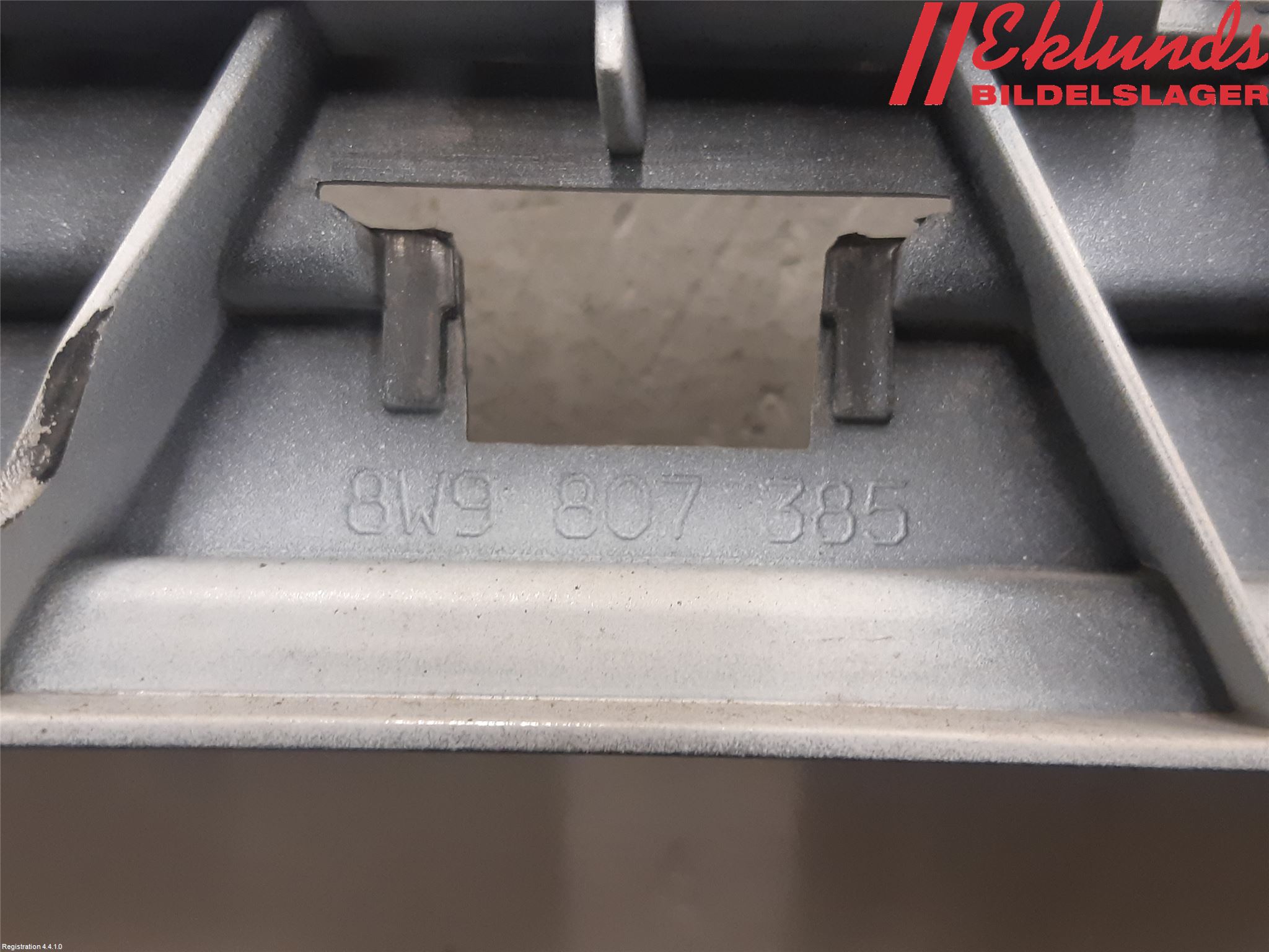 Audi A4/S4 B9 16-19 Stötfångardel Bak Mitt