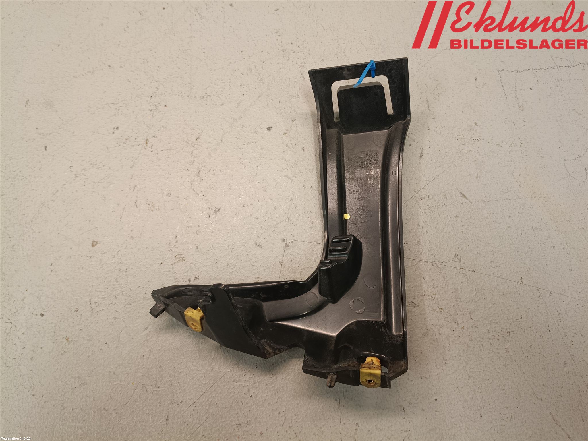 BMW 5 F10/F11/F18 09-17 Skärmfäste Fram Hö