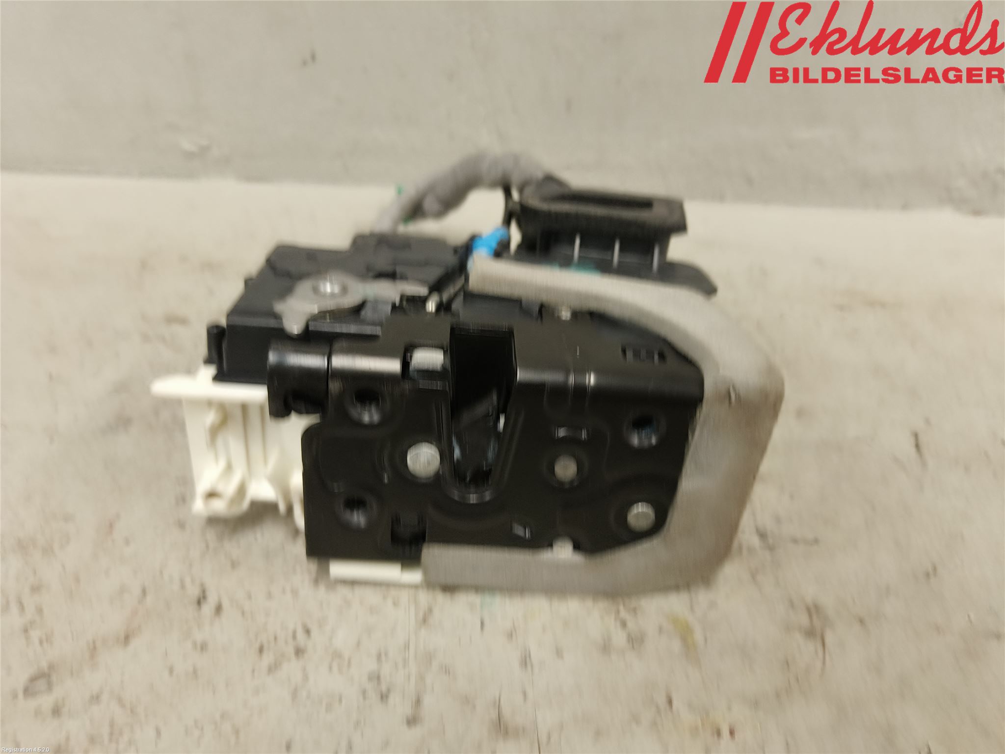 Audi A6 F2/C8 19- Låskista-Dörrlås