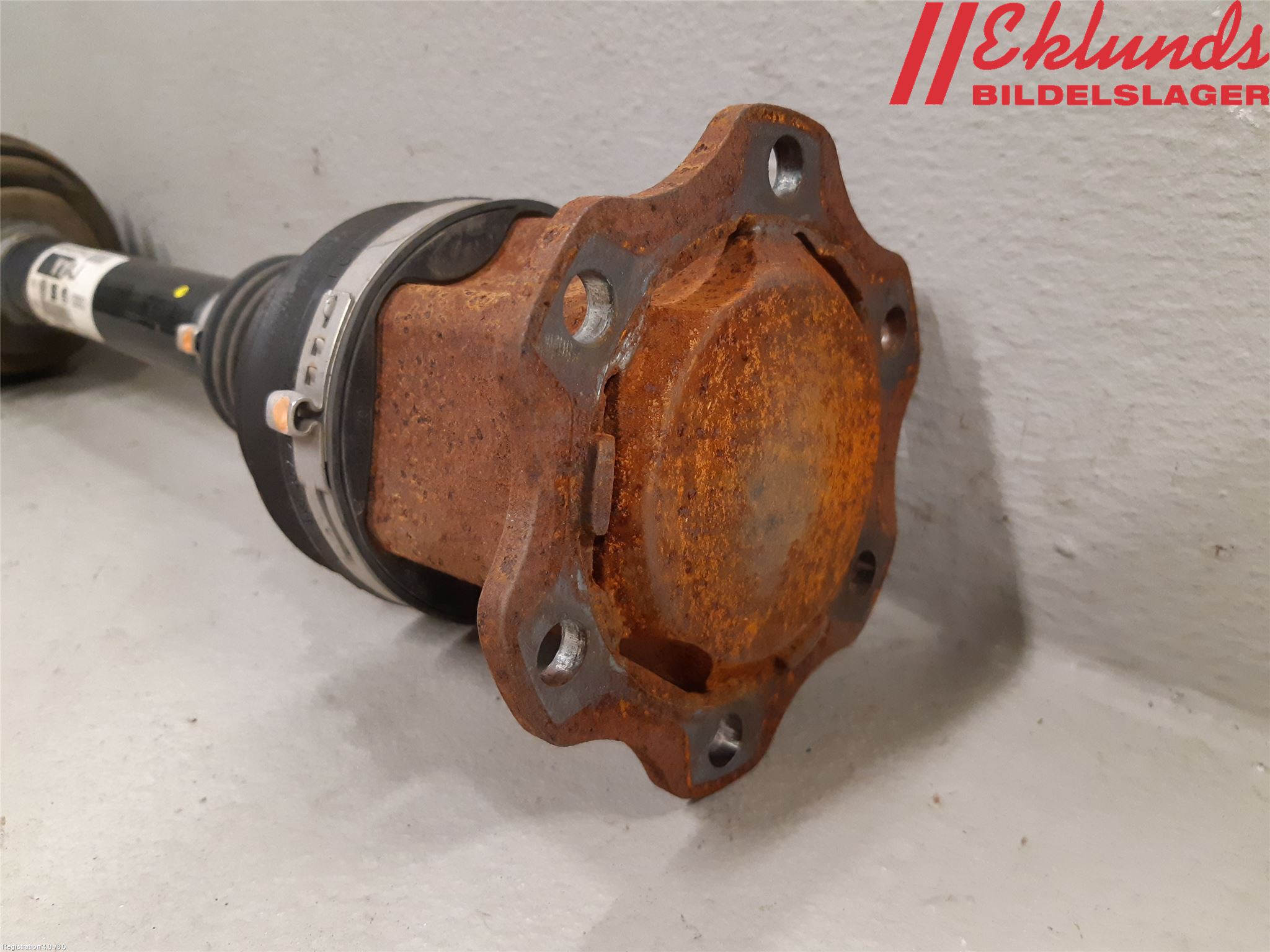 Audi A4 12-15 Drivaxel Fram Vänster