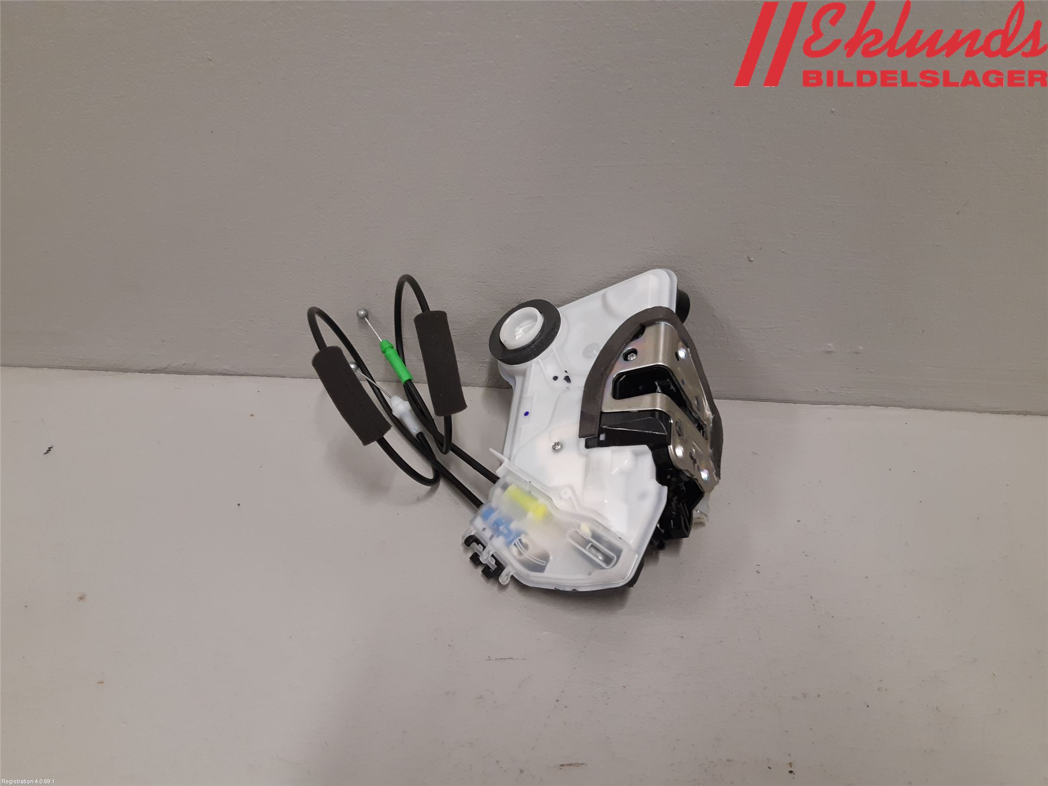 Toyota HILUX 16- Låskista-Dörrlås