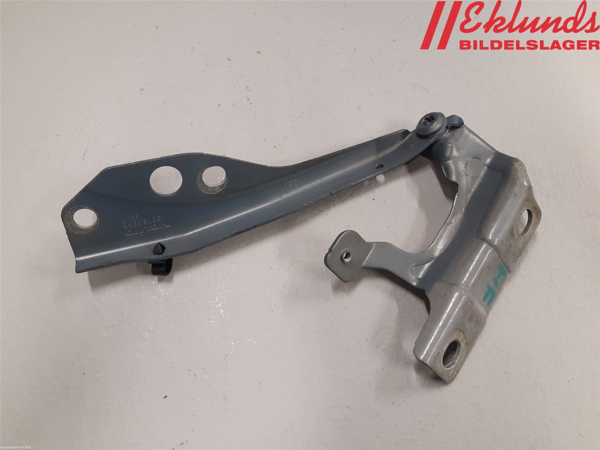 Volvo V50 08-12 Huvgångjärn