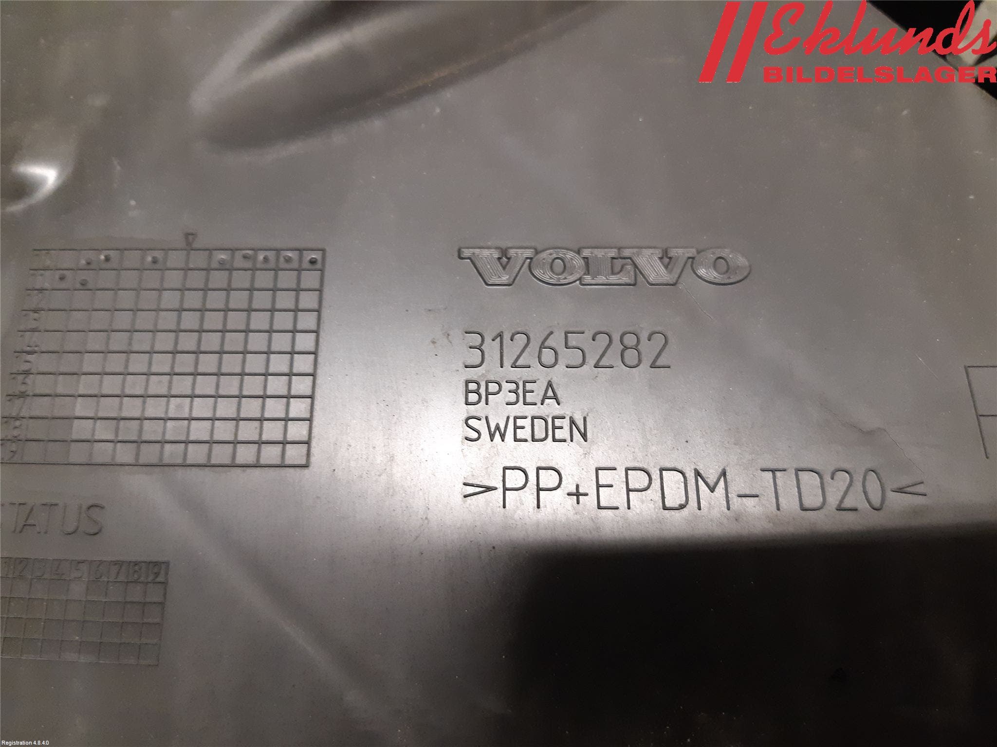 Volvo V60 11-13 Stötfångarfäste Bak Hö