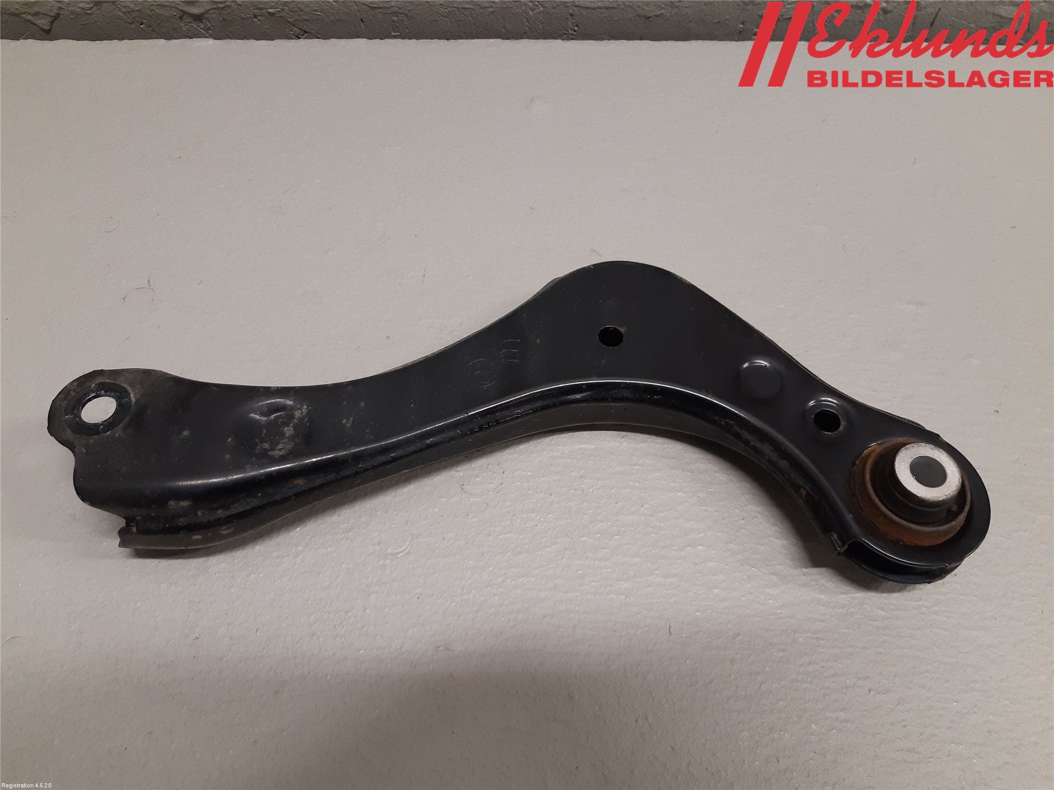 Toyota RAV4 19- Bärarm Bak Övre Höger