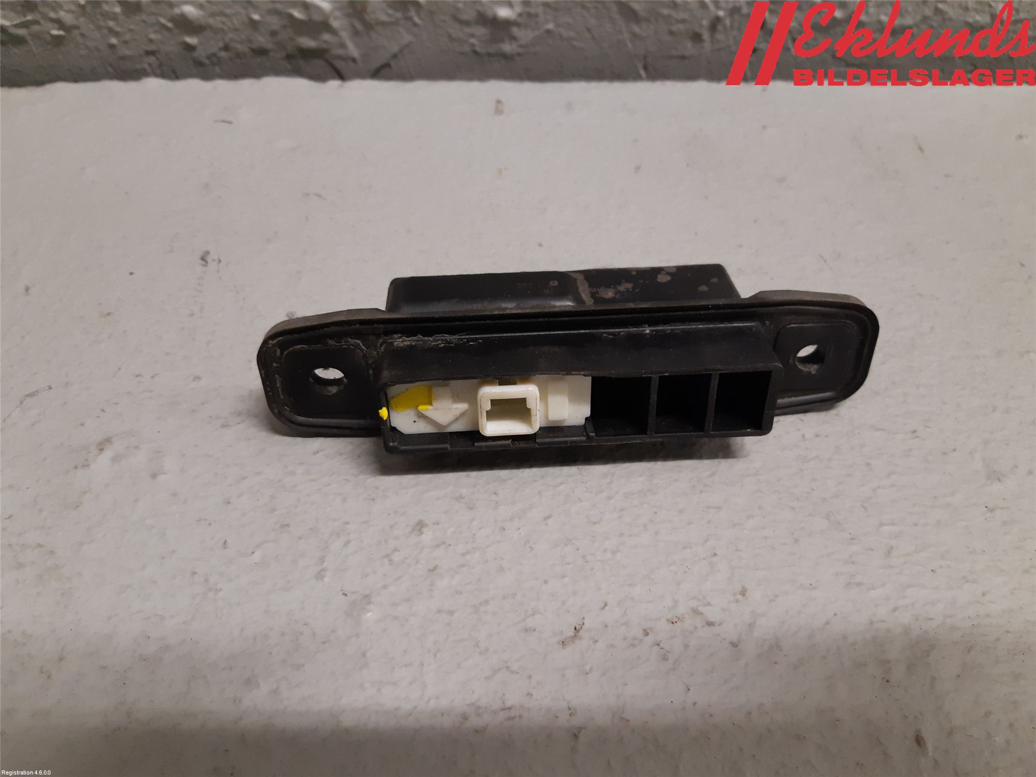 Toyota AVENSIS 09-15 Bakluckehandtag
