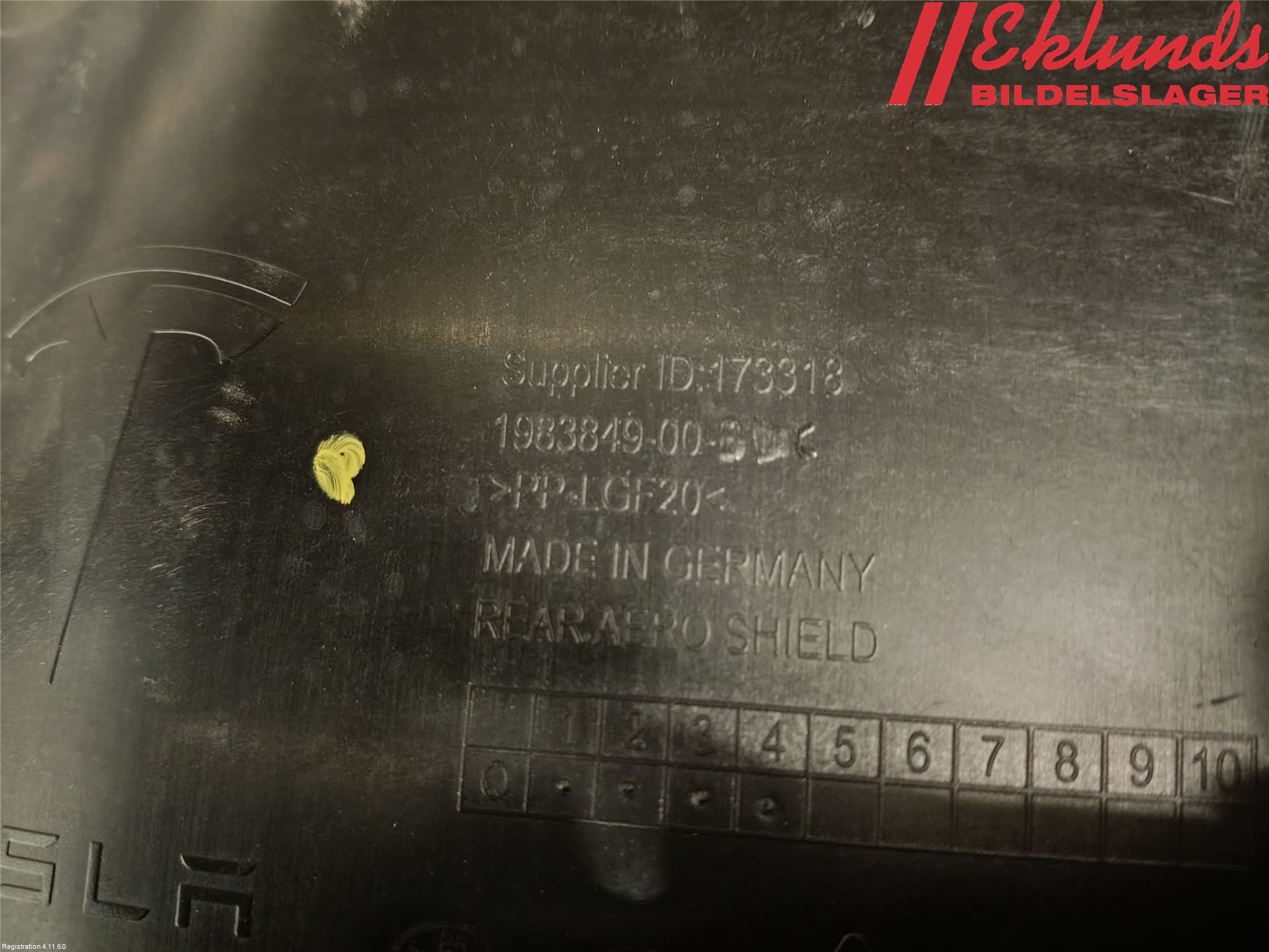 Tesla MODEL Y 21- Hasplåt Plåt-Plast