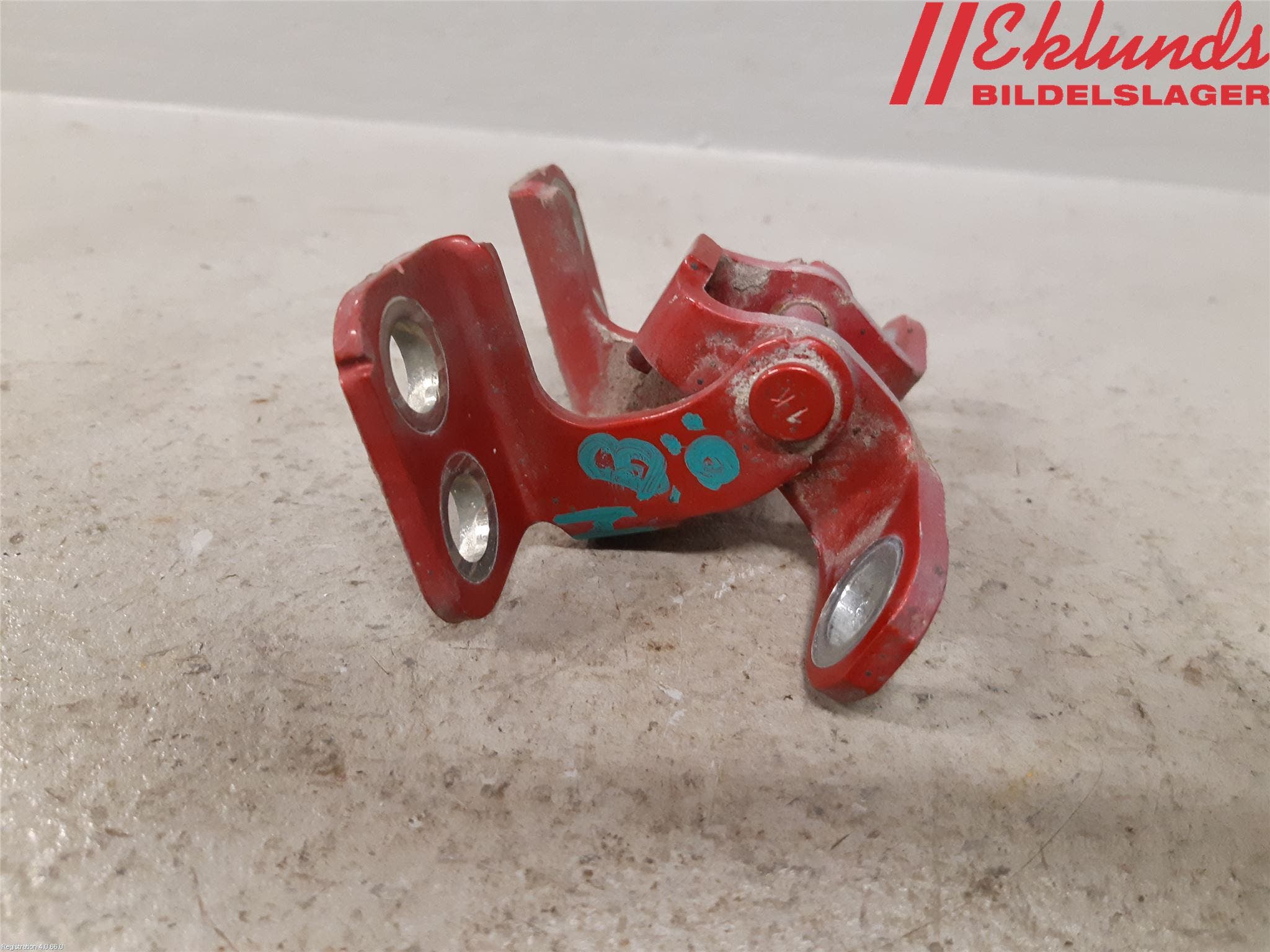 Toyota RAV 4 06-12 Bakluckegångjärn Hö