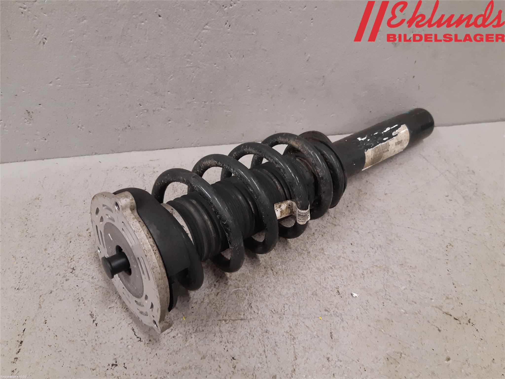 Volvo V60 19- Fjäderben Fram Höger