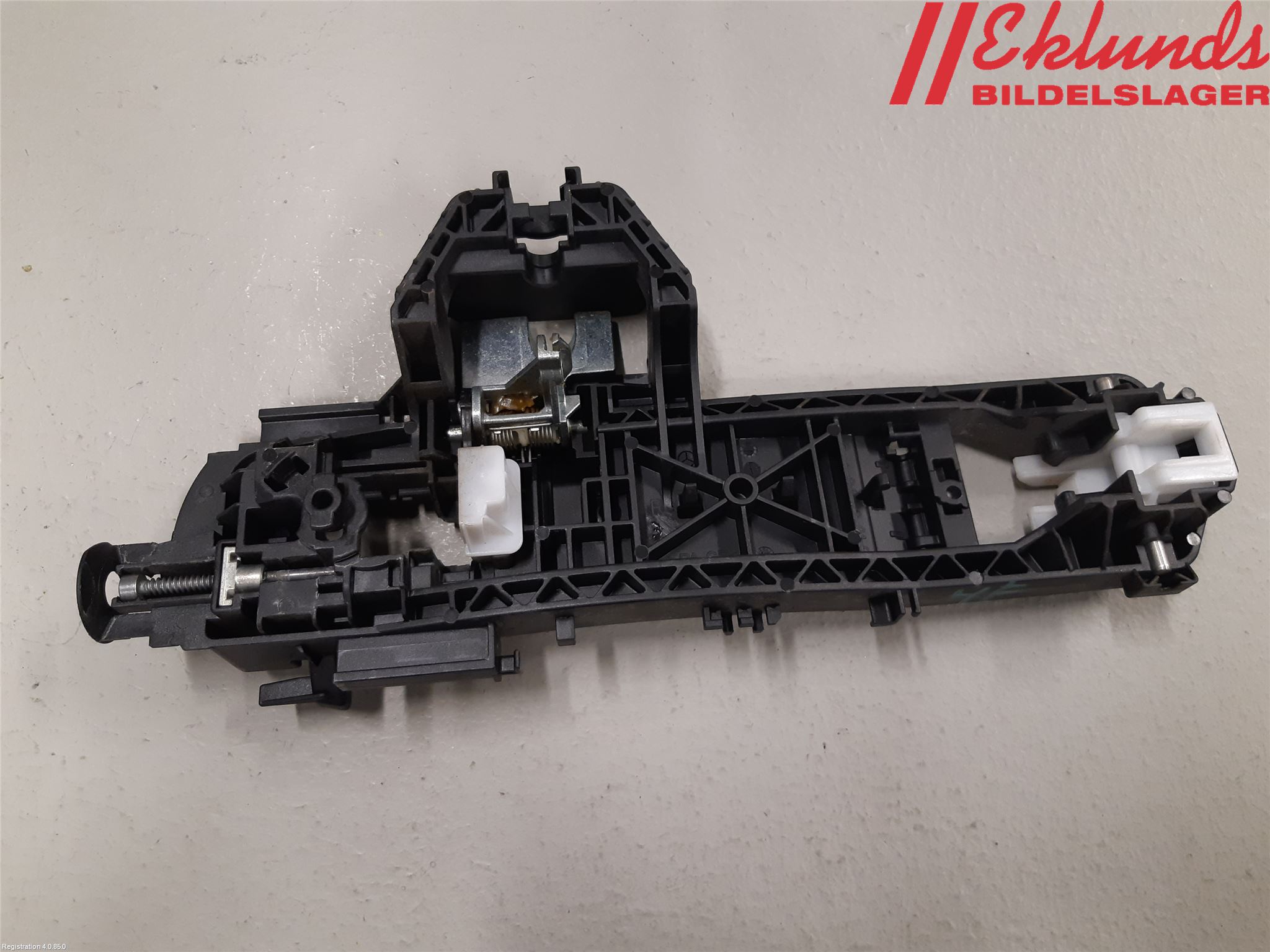 Mercedes-Benz MB E-KLASS (W212) 09-16 Dörrhandtag Yttre Hö