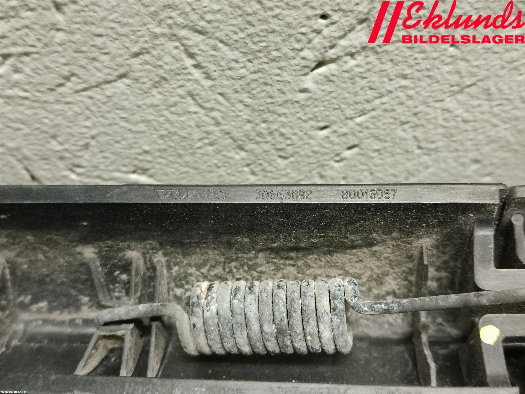 Volvo V70 08-13 Torkararm-Bakruta