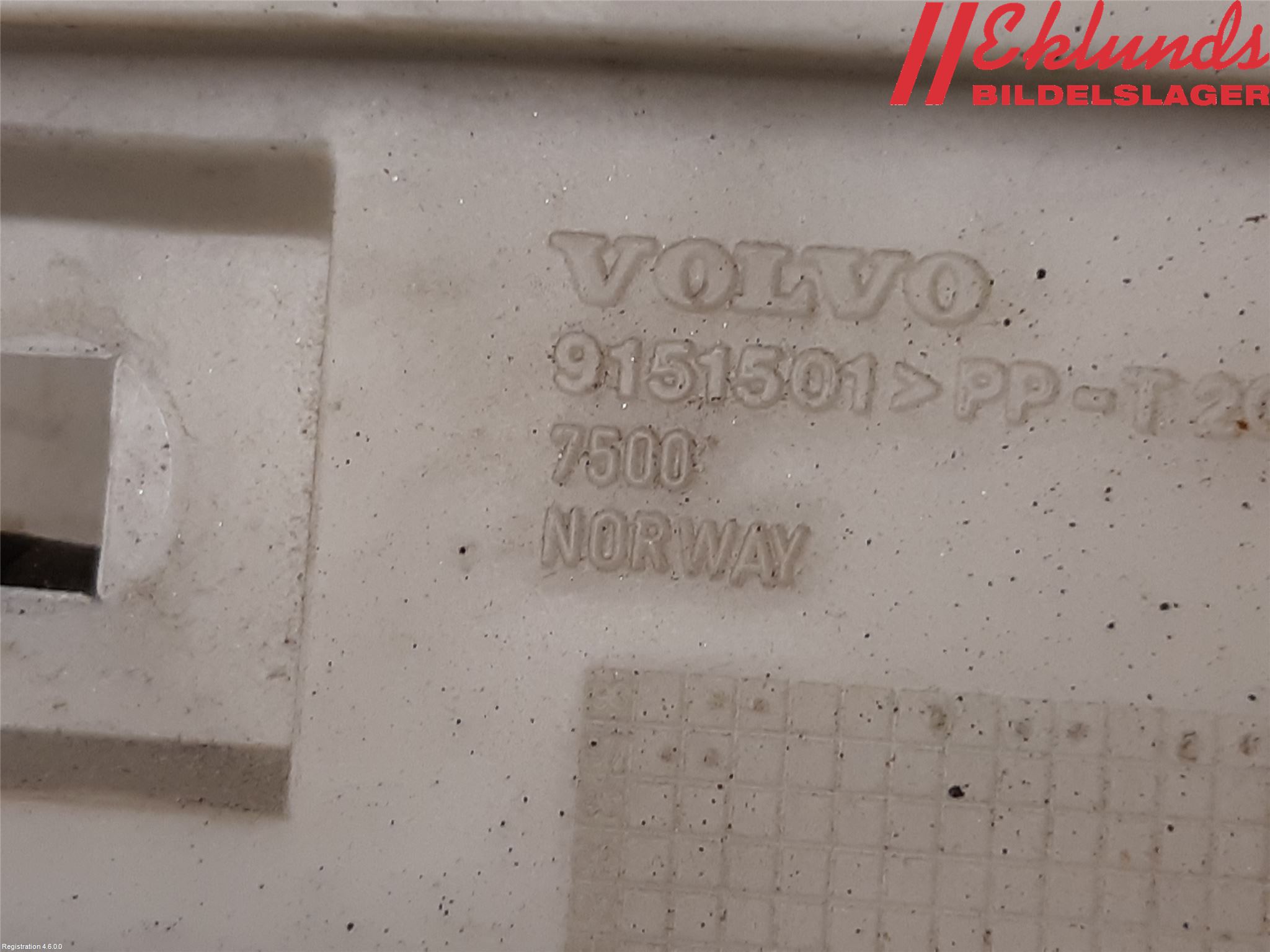 Volvo S70/V70/XC  97-00 Stötfångarfäste Fram Vä