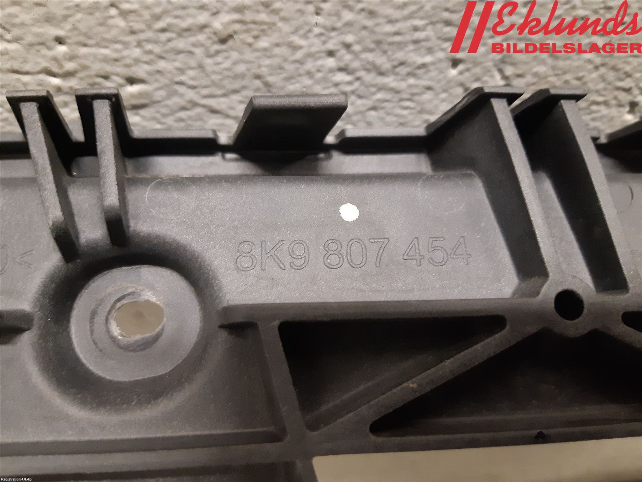 Audi A4/S4 08-11 Stötfångarfäste Bak Hö