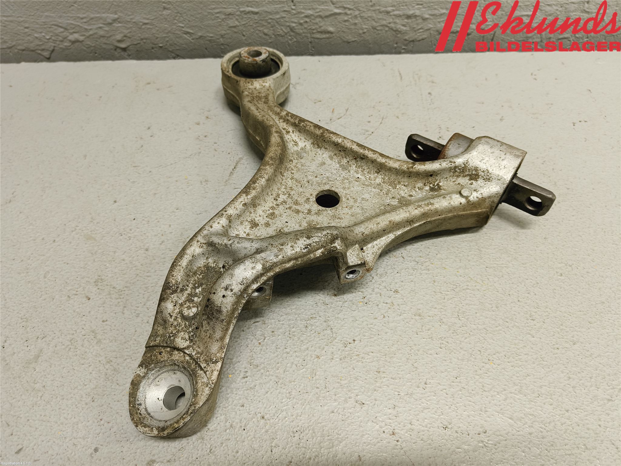 Volvo S60 01-04 Bärarm Fram Undre Hö