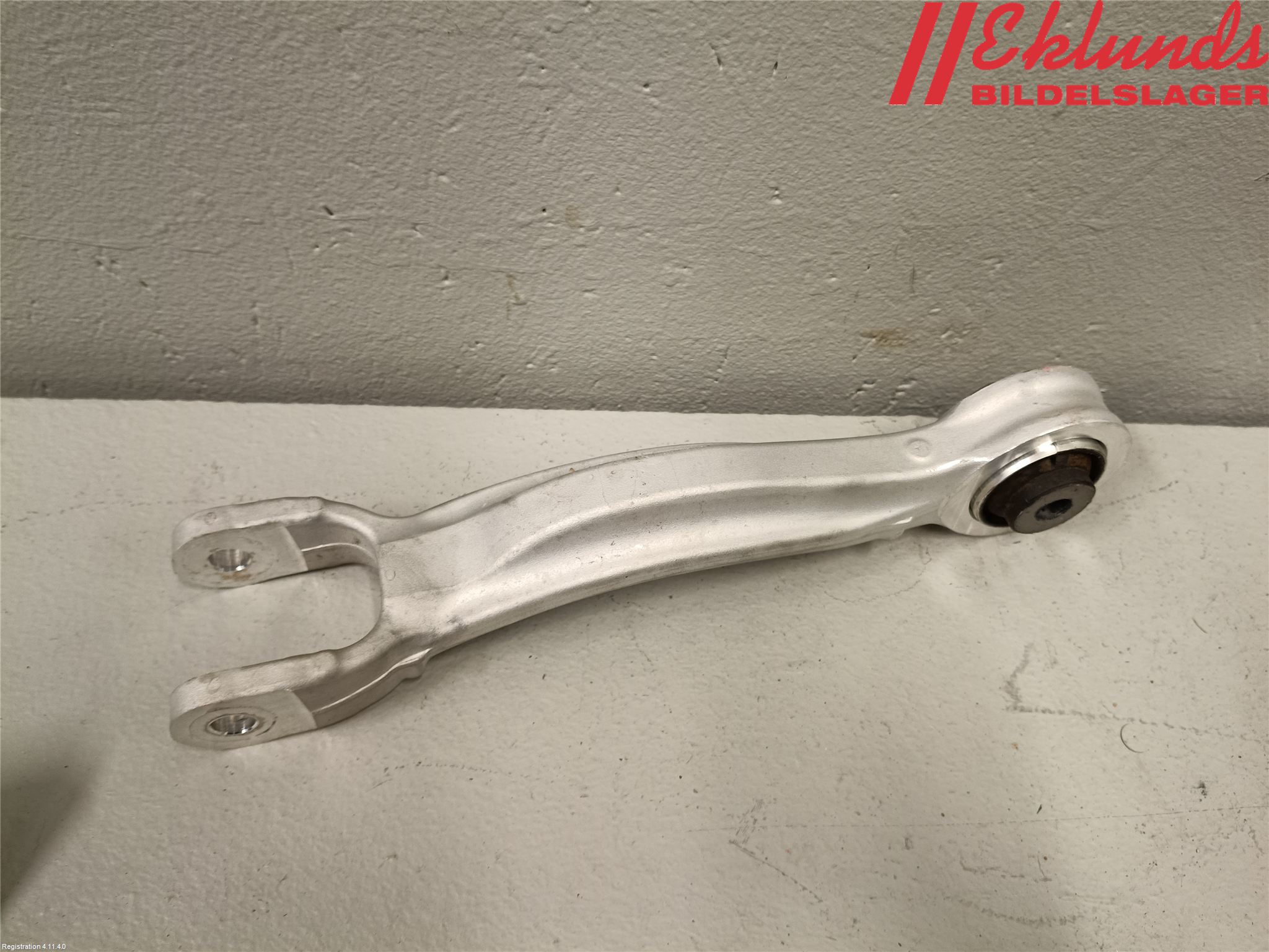 Tesla MODEL Y 21- Bromsok Bak Vänster