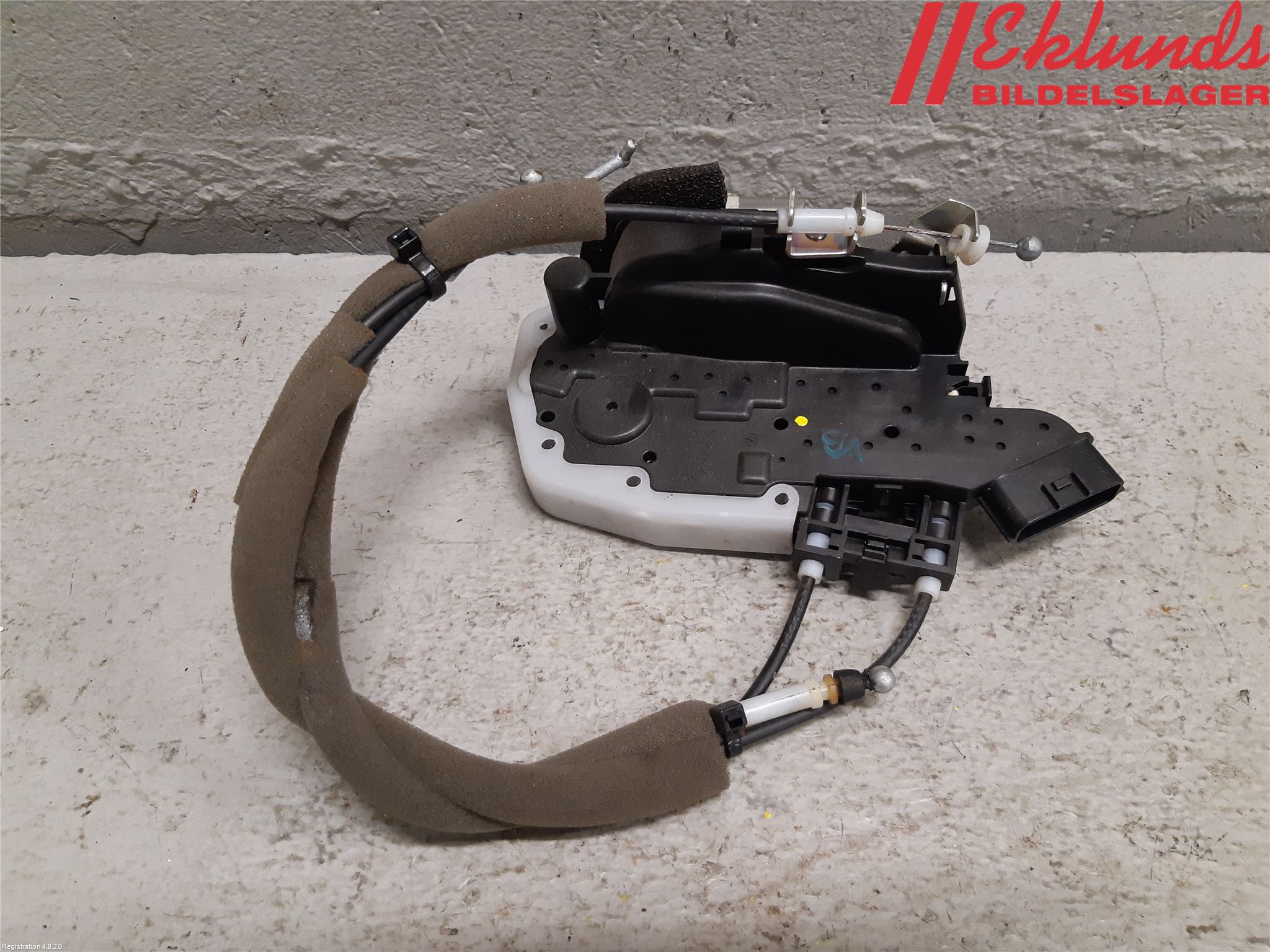 Nissan JUKE 10-14 Låskista-Dörrlås