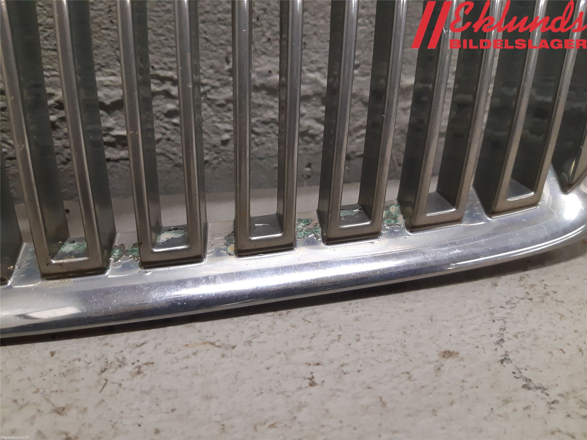 Volvo V70 00-04 Grill Komp