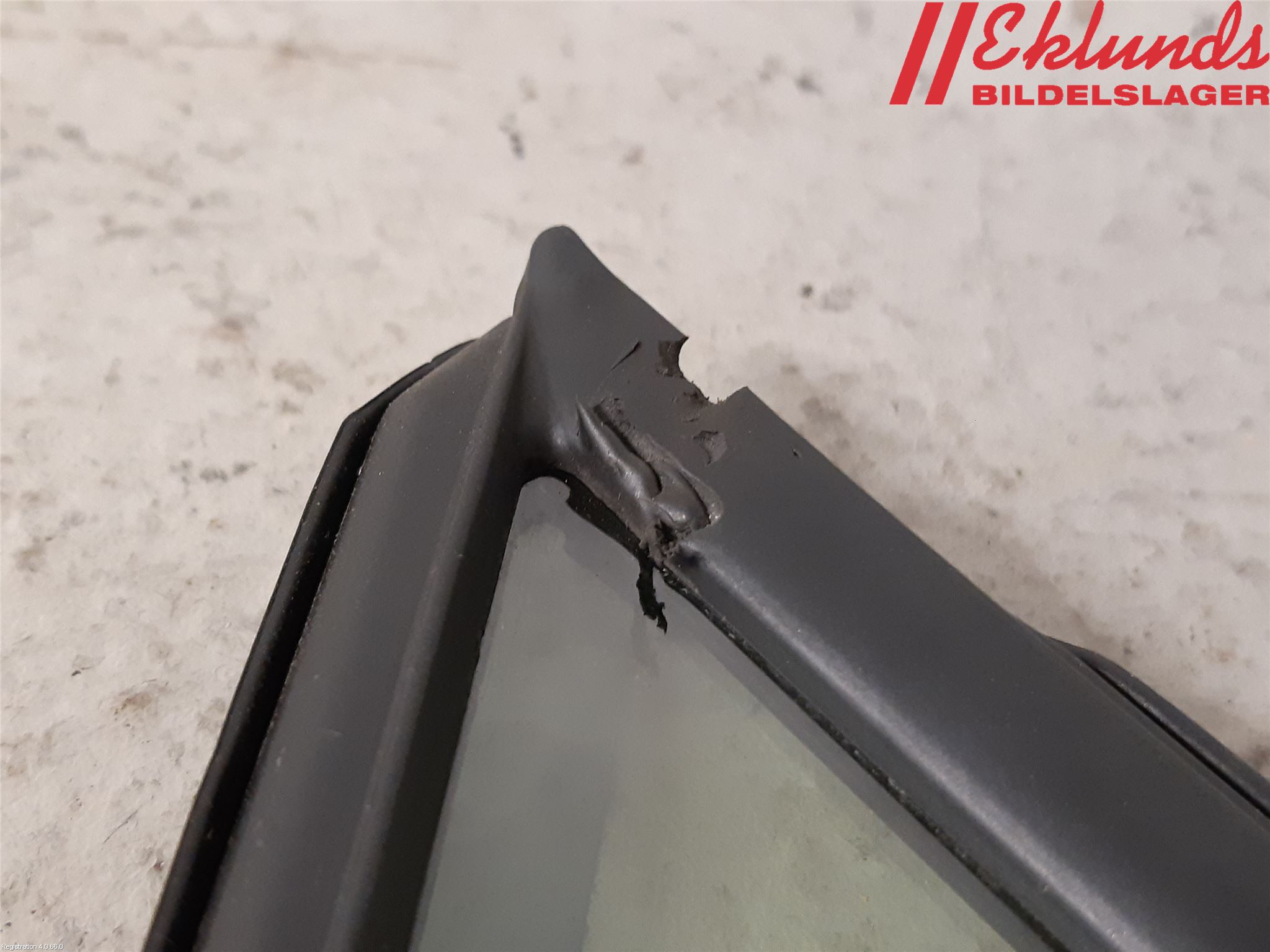 Toyota RAV4 19- Dörruta Fram Lilla Vä