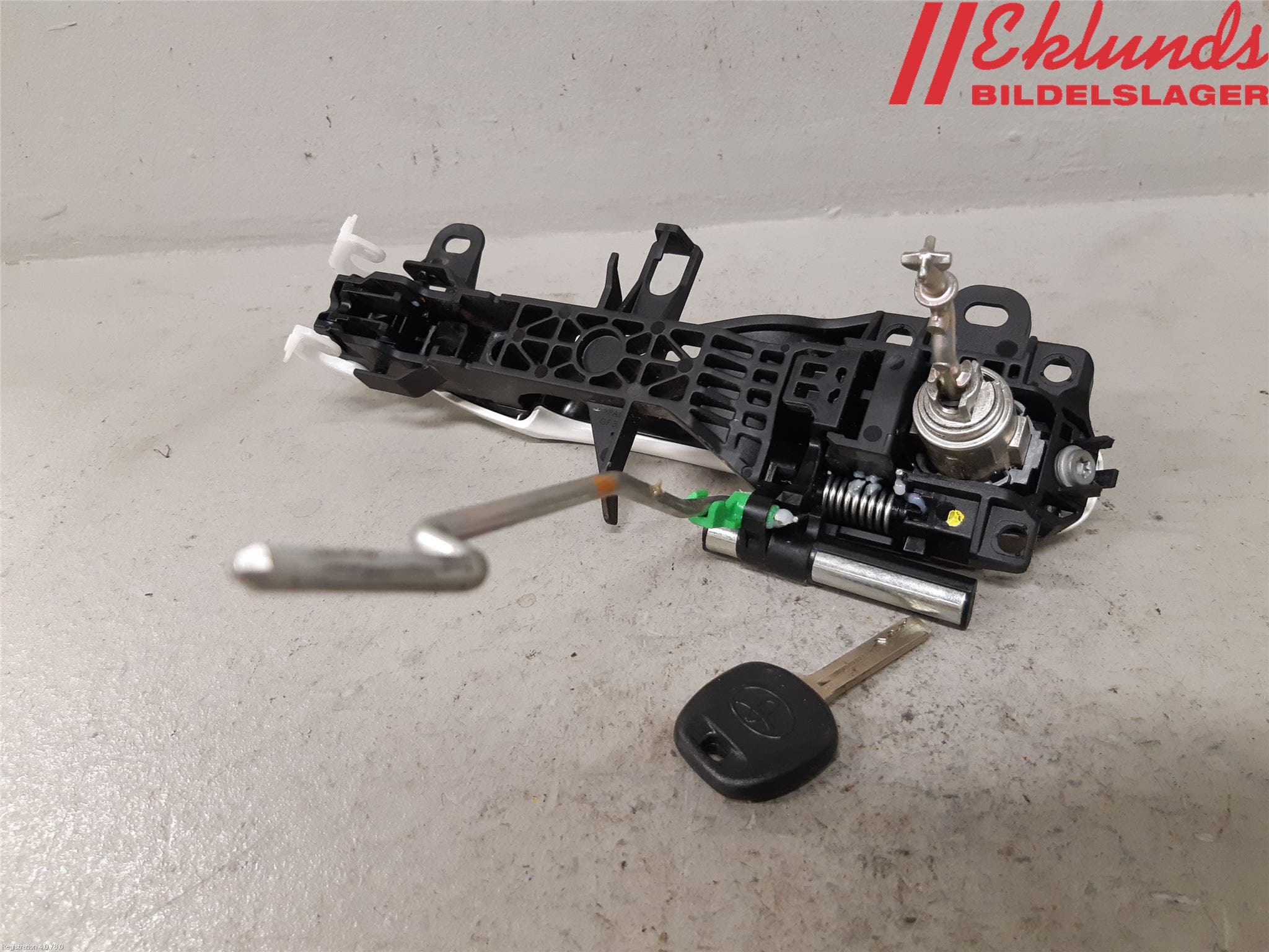 Toyota YARIS XP21 20- Dörrhandtag Yttre Vä