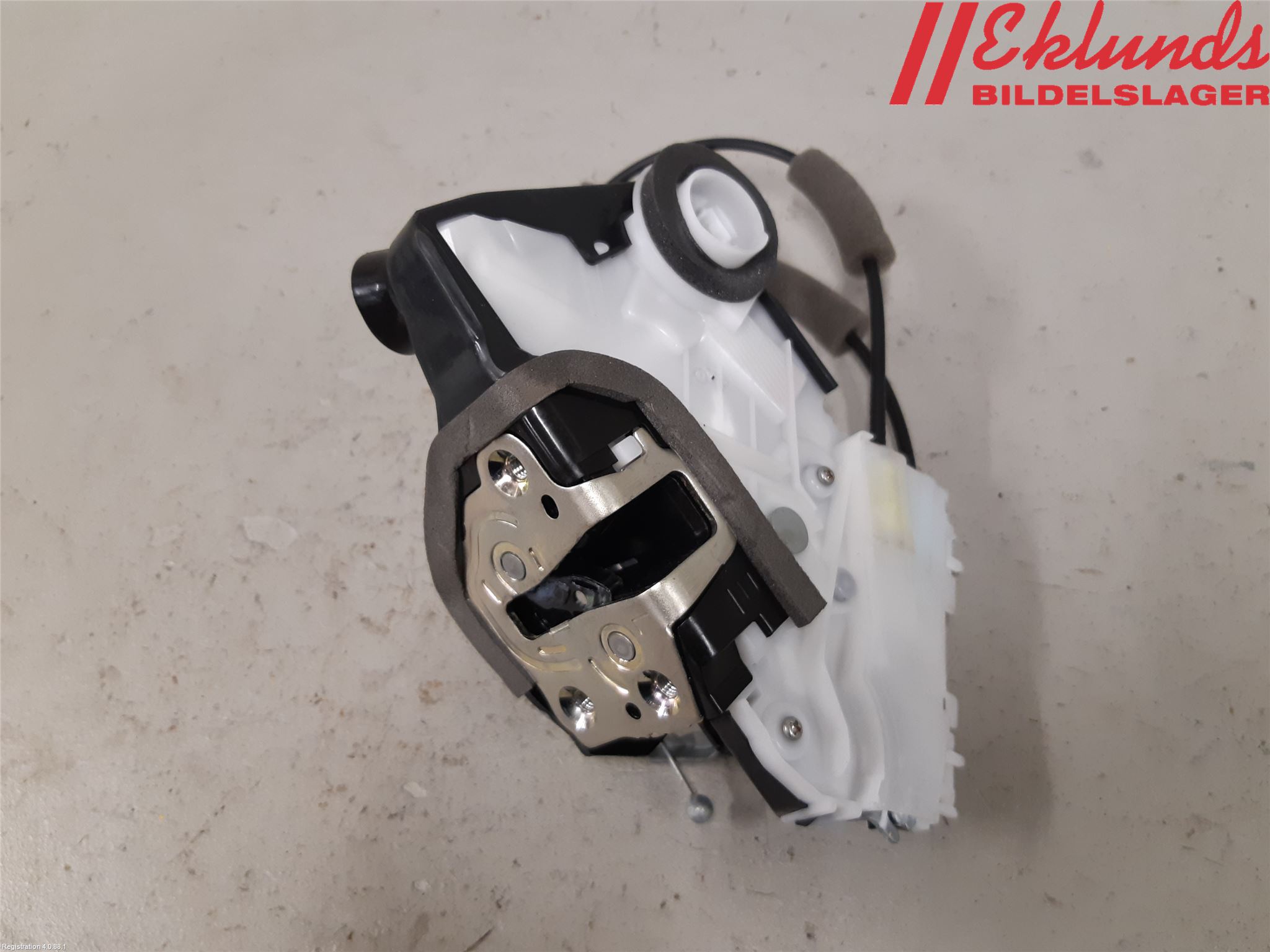 Toyota YARIS XP21 20- Låskista-Dörrlås