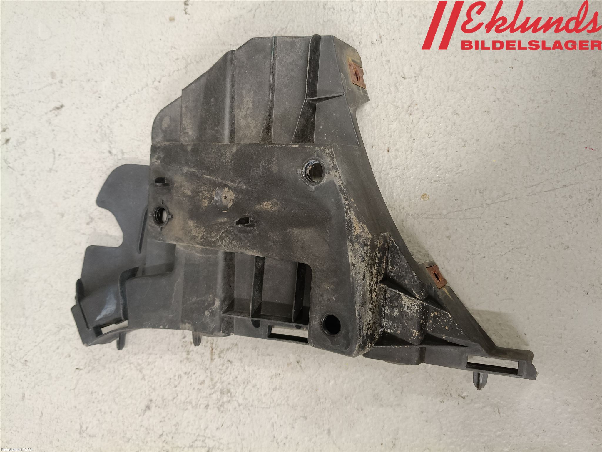 Volvo V70 08-13 Stötfångarfäste Fram Vä