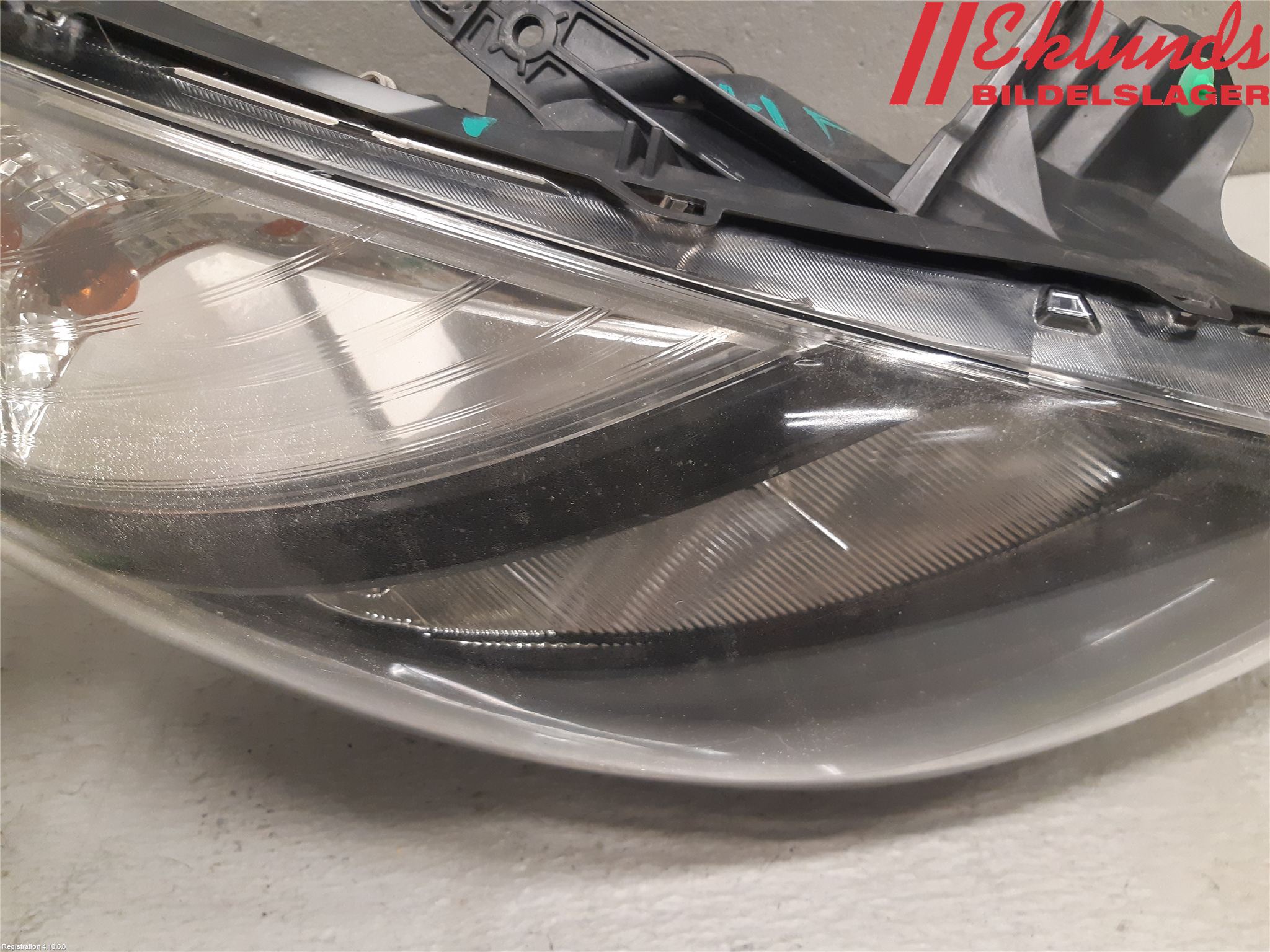 Renault CLIO III  09-12 Strålkastare Höger