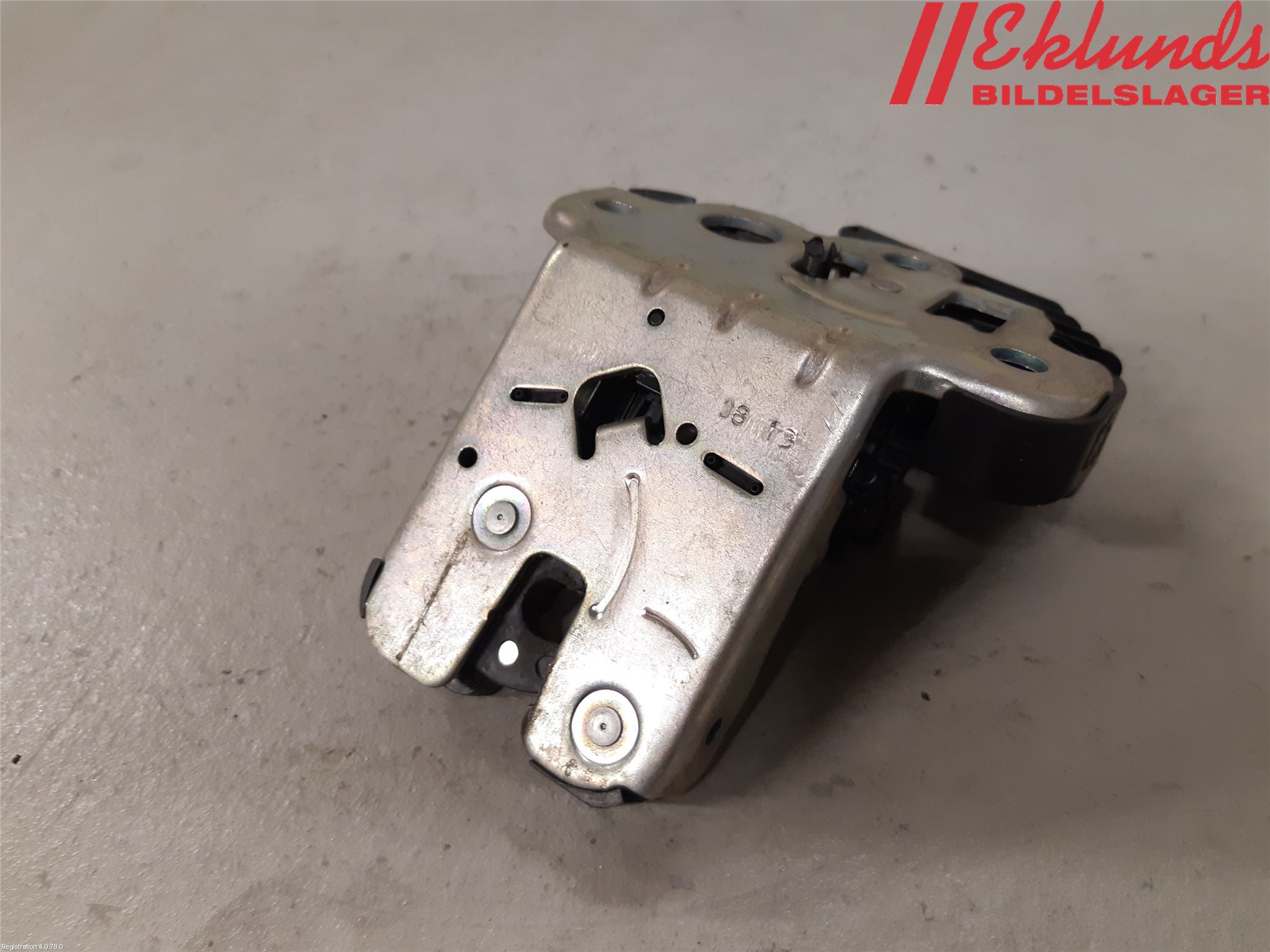 Audi A4 ALLROAD 09-16 Låskista Baklucka