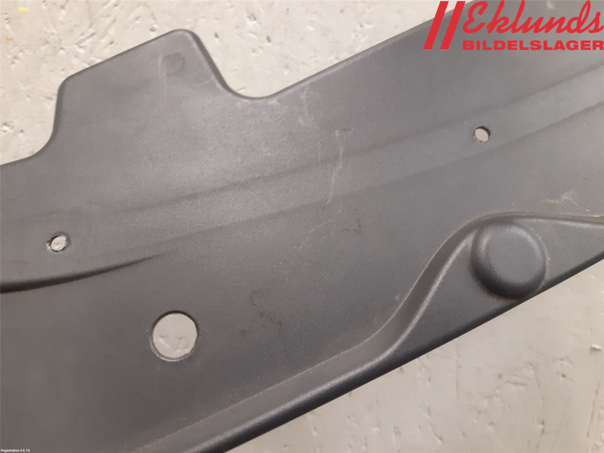 Dodge DURANGO Täckplast Front