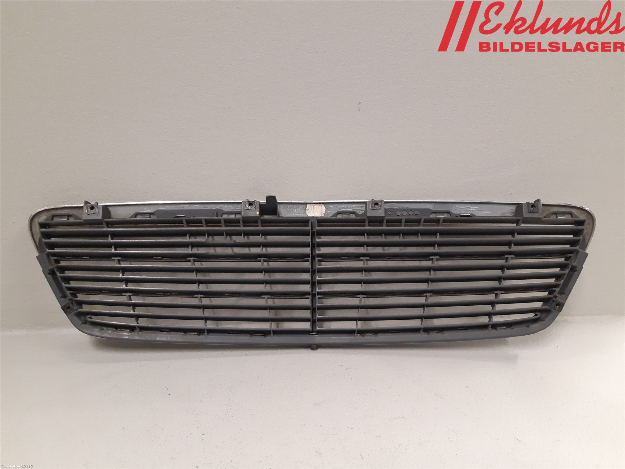 Mercedes-Benz MB C (203) 00-07 Grill Komp