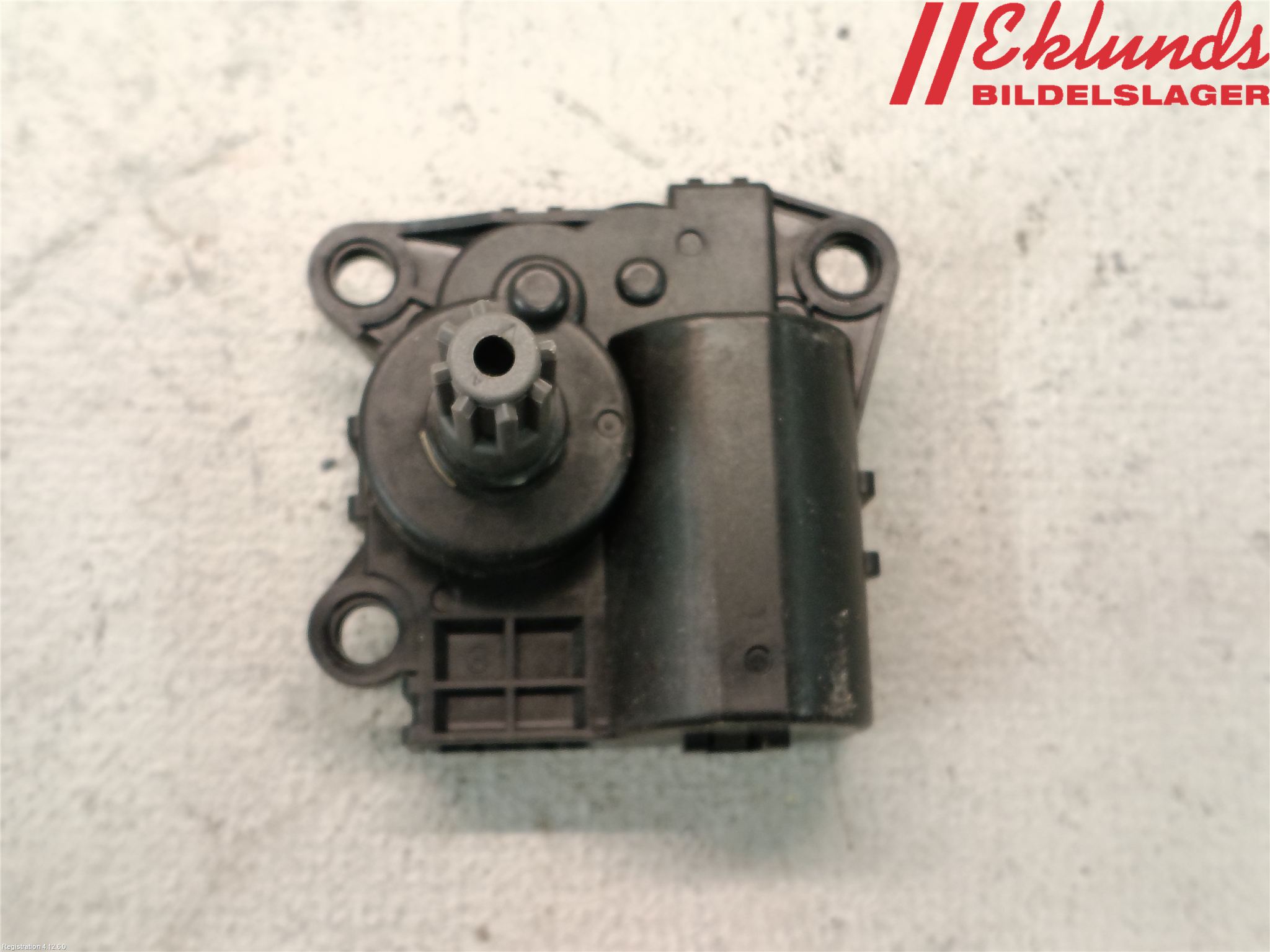 Tesla MODEL 3 17- Värme Reglermotor