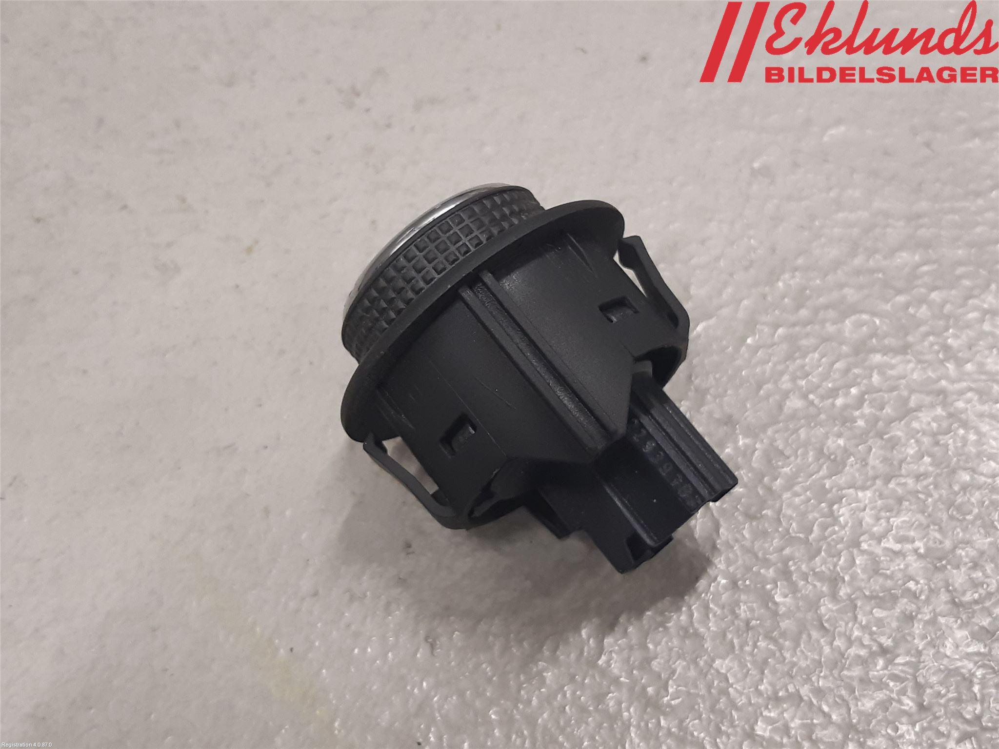 Opel INSIGNIA 09-16 Strömställare Baklucka