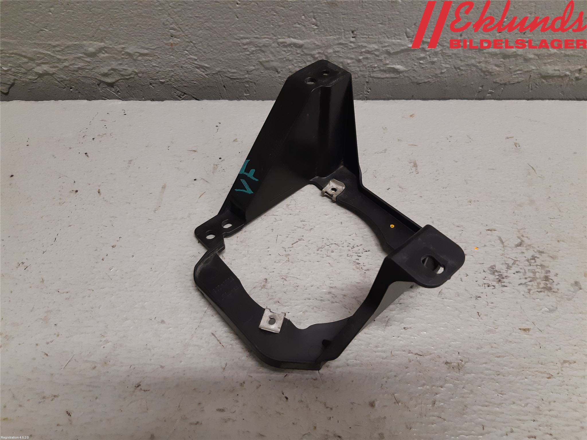 Fiat 500X 15- Dimljussarg Fram