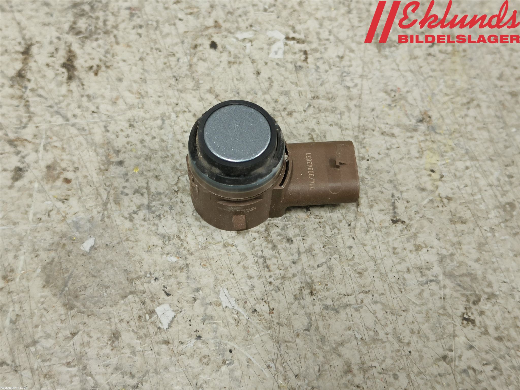 Volvo XC90/RECHARGE 16- Parkeringshjälp Frontsensor