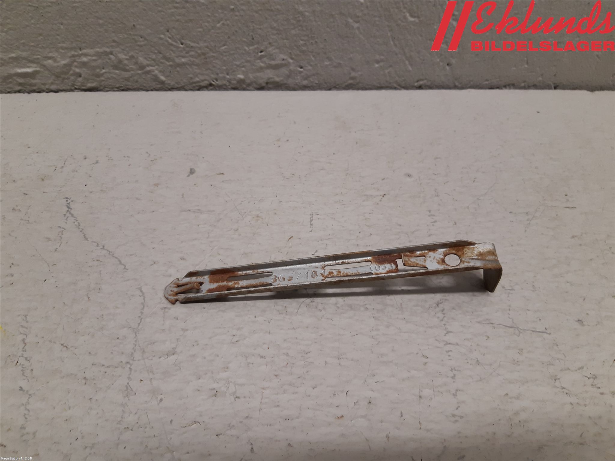 Volvo XC90 07-14 Strålkast Fästsarg