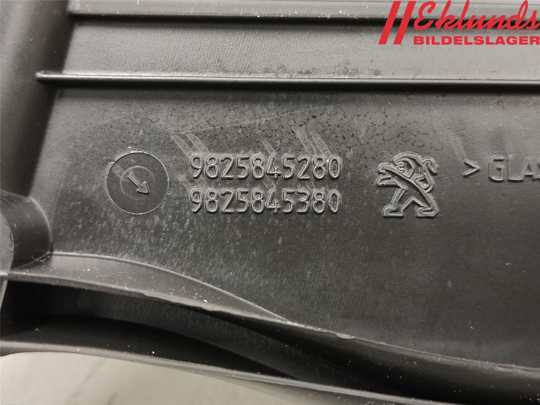 Peugeot 2008/E-2008 20- Dörruta Bak Lilla Hö