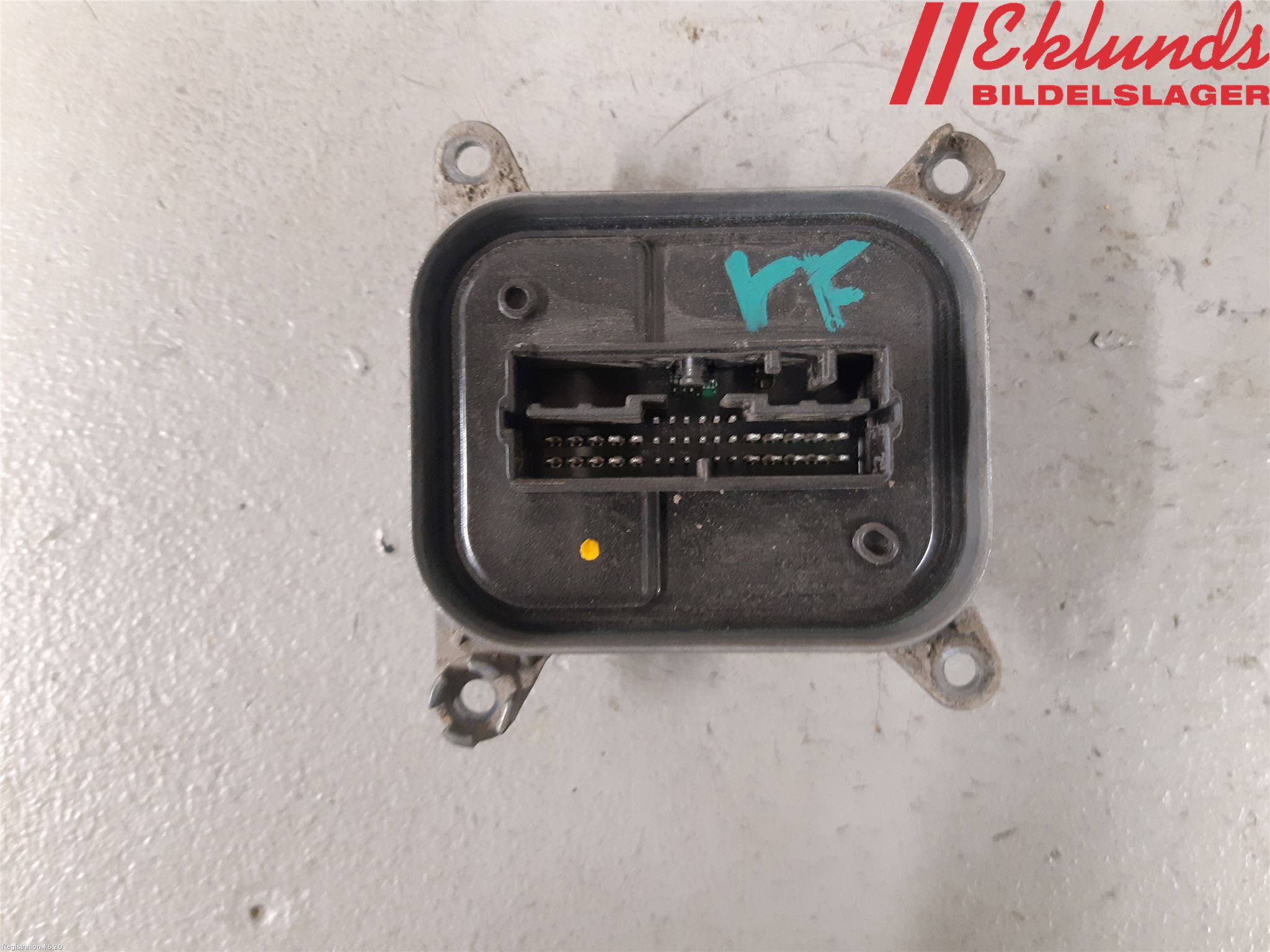 Tesla MODEL Y 21- Styrenhet Strålkastare