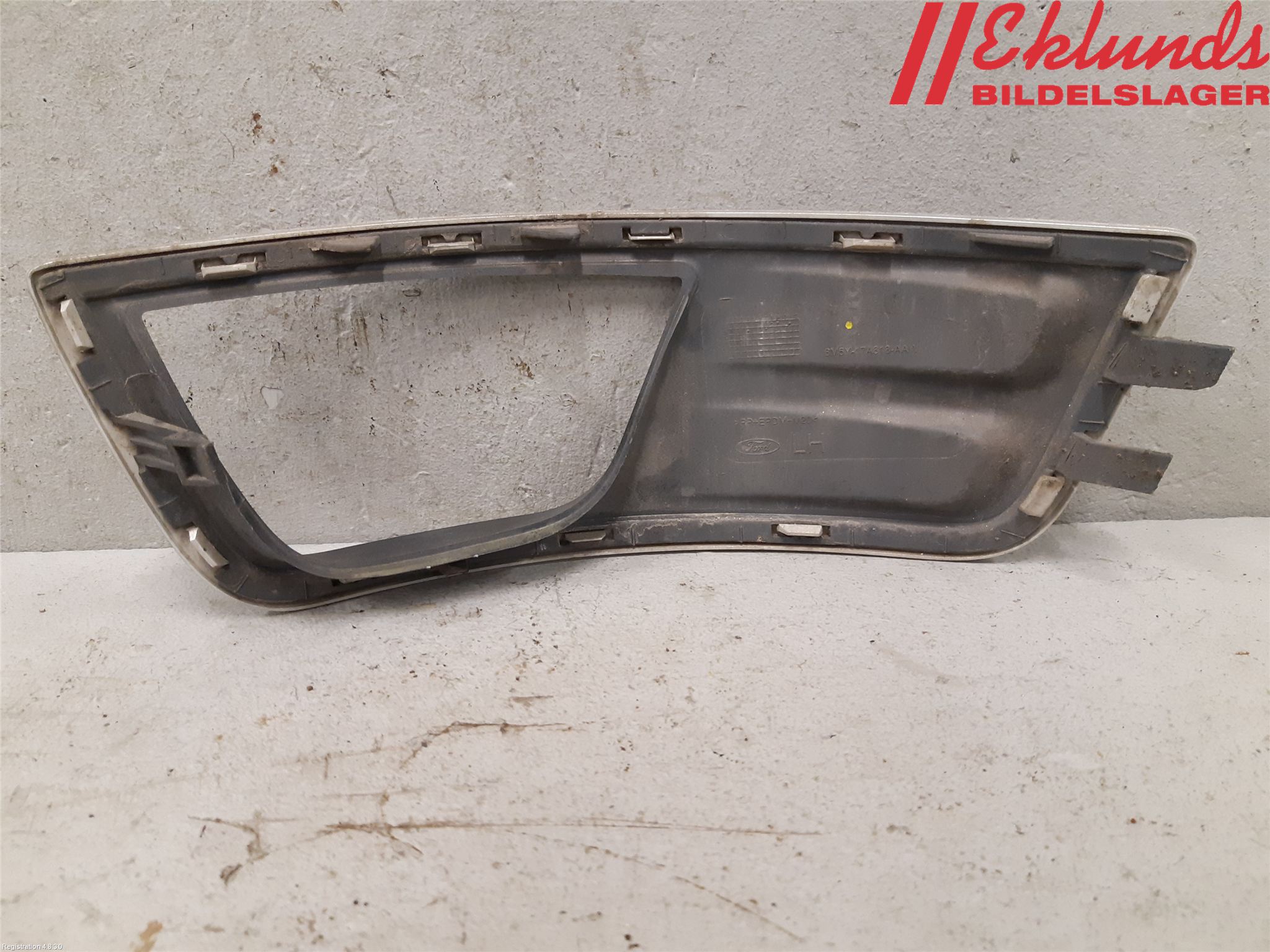 Ford FOCUS     04-07 Stötfångardel Bak Vä