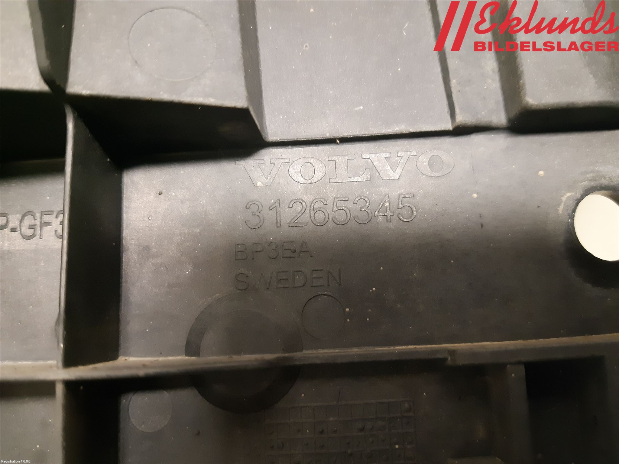 Volvo V70 08-13 Stötfångarfäste Fram Hö