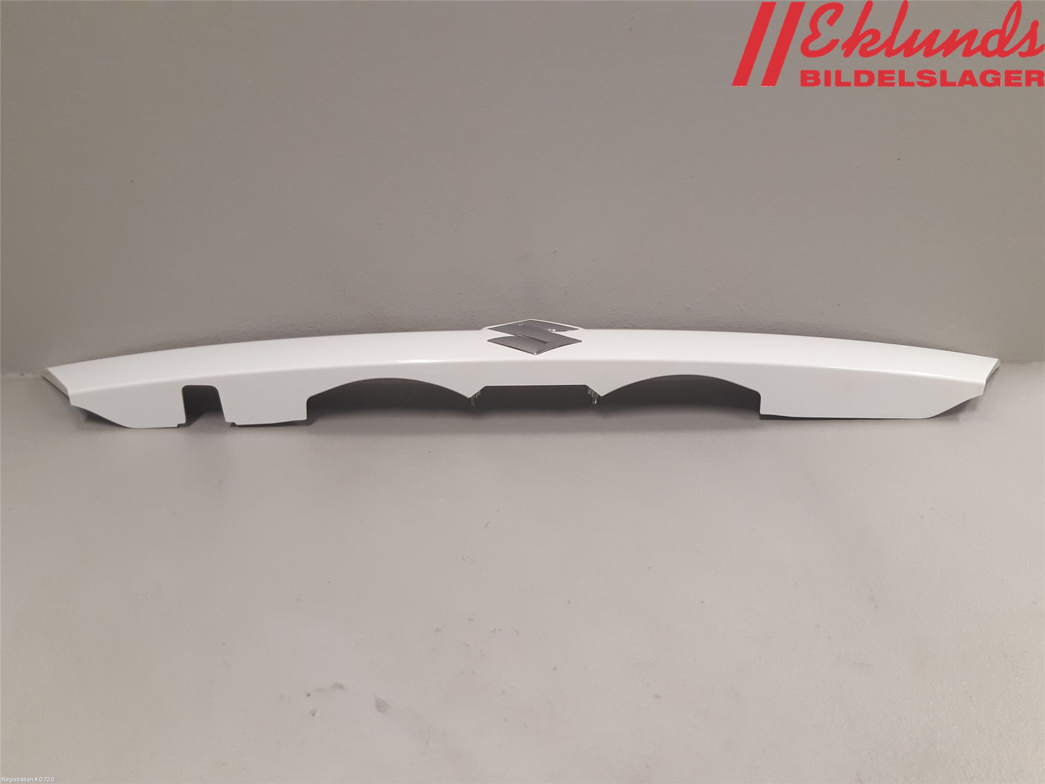 Suzuki VITARA 15- Emblem